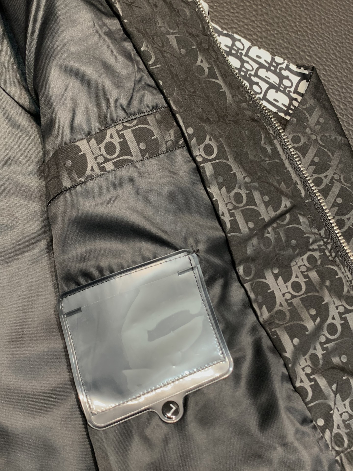 Hoodies & Sweatshirts