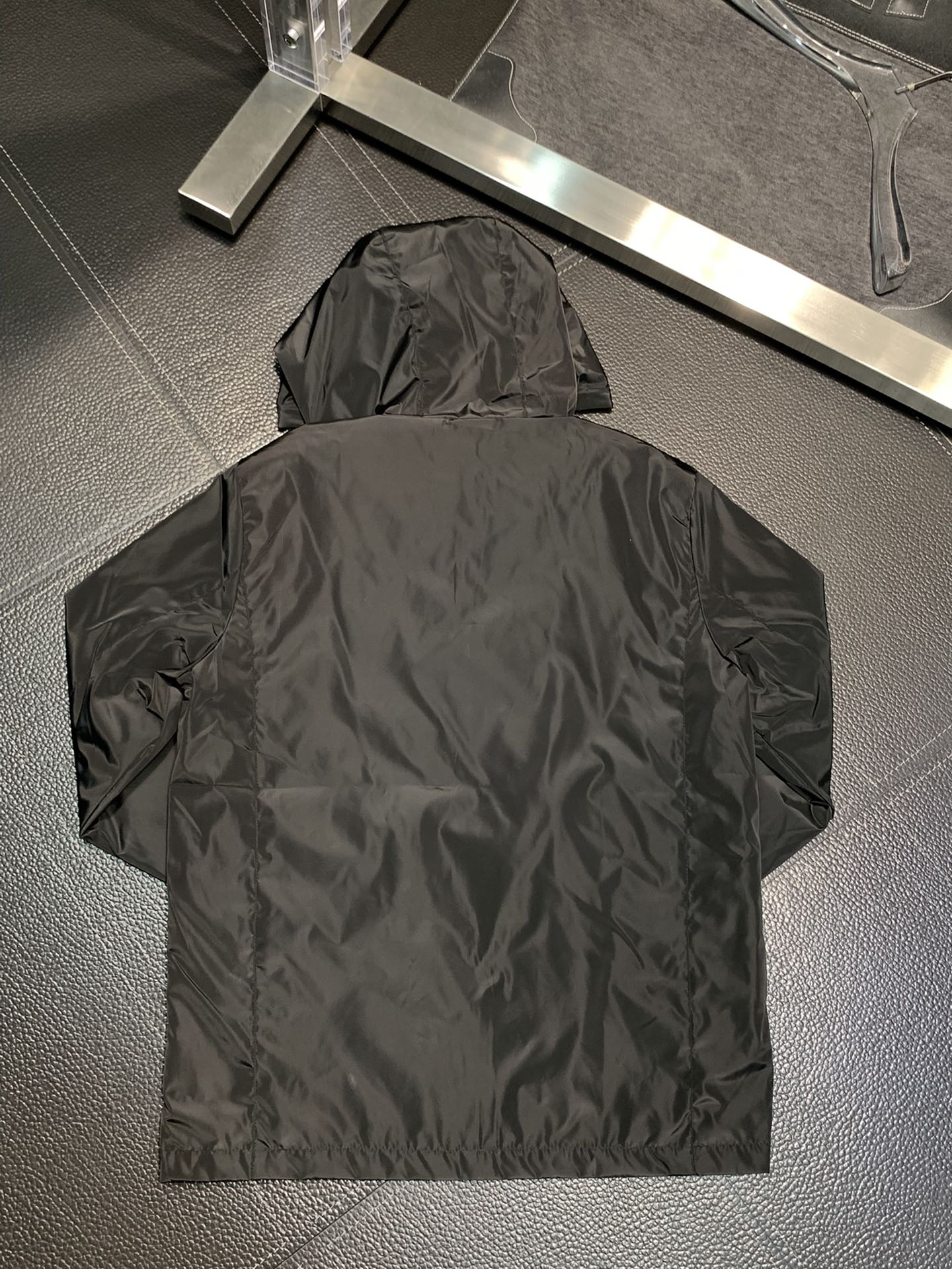 Hoodies & Sweatshirts