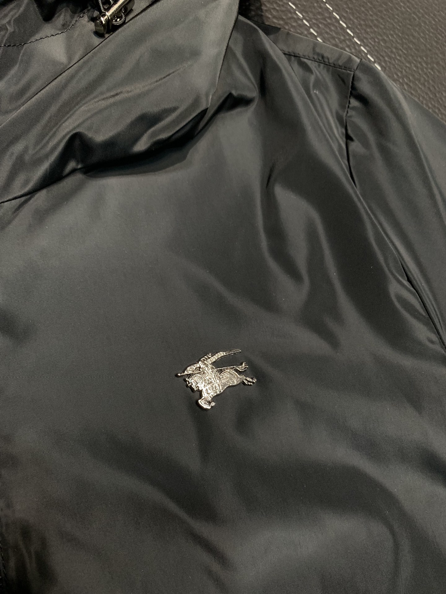 Hoodies & Sweatshirts