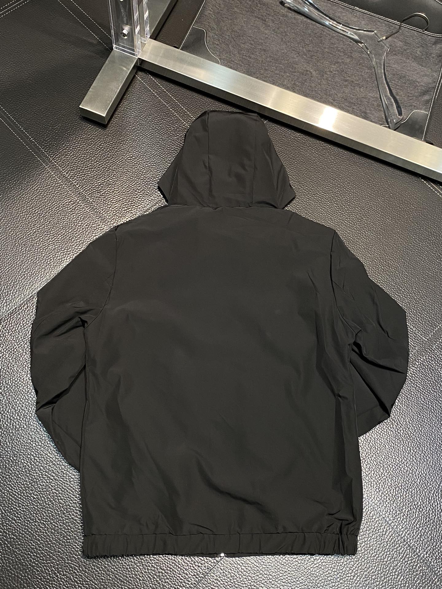 Hoodies & Sweatshirts