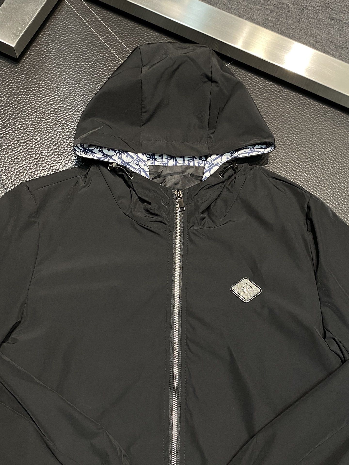 Hoodies & Sweatshirts