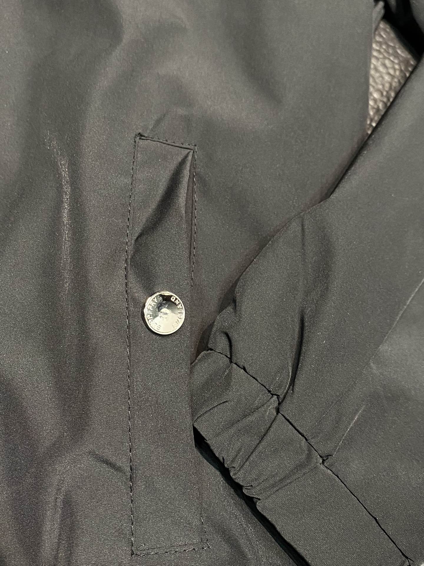 Hoodies & Sweatshirts