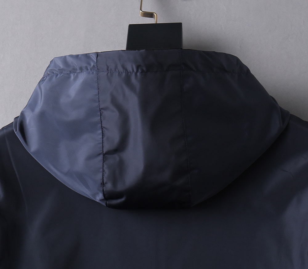 Hoodies & Sweatshirts