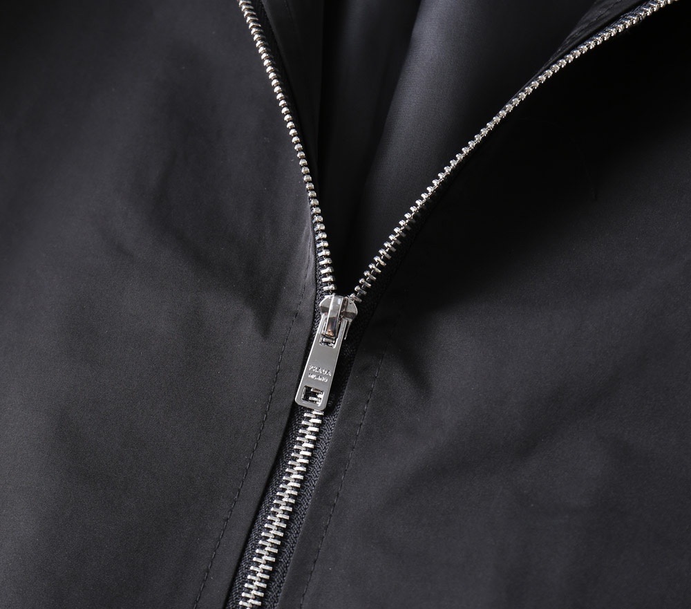 Hoodies & Sweatshirts