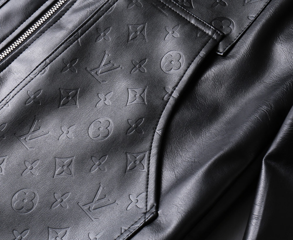 Hoodies & Sweatshirts