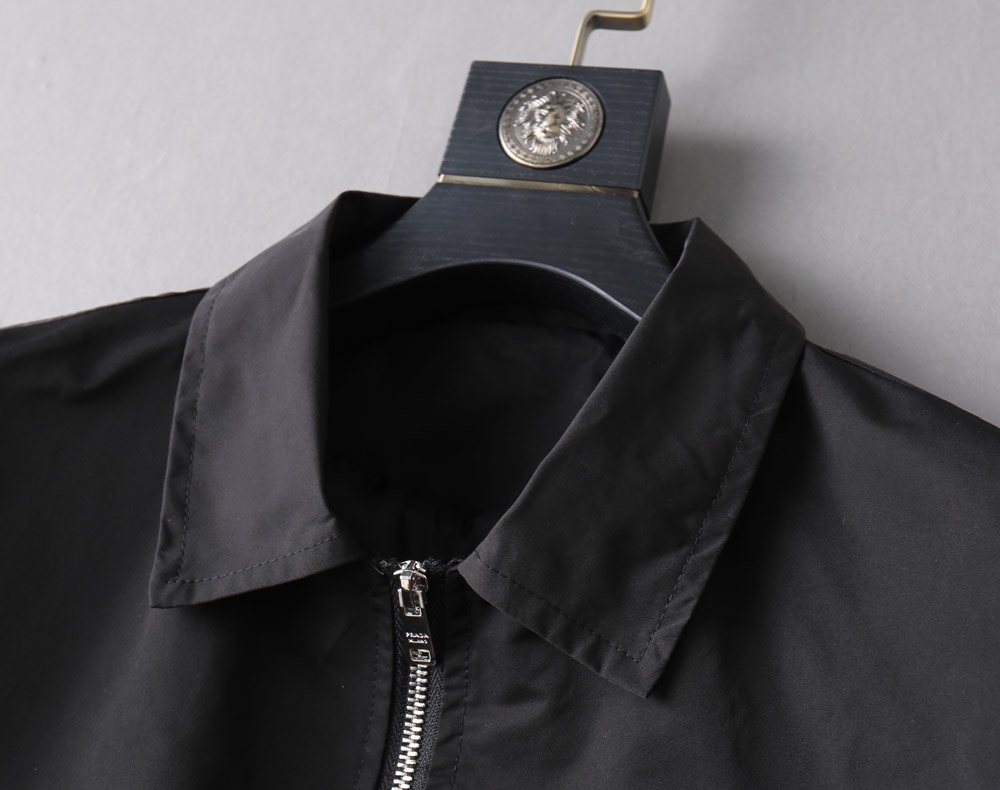 Hoodies & Sweatshirts