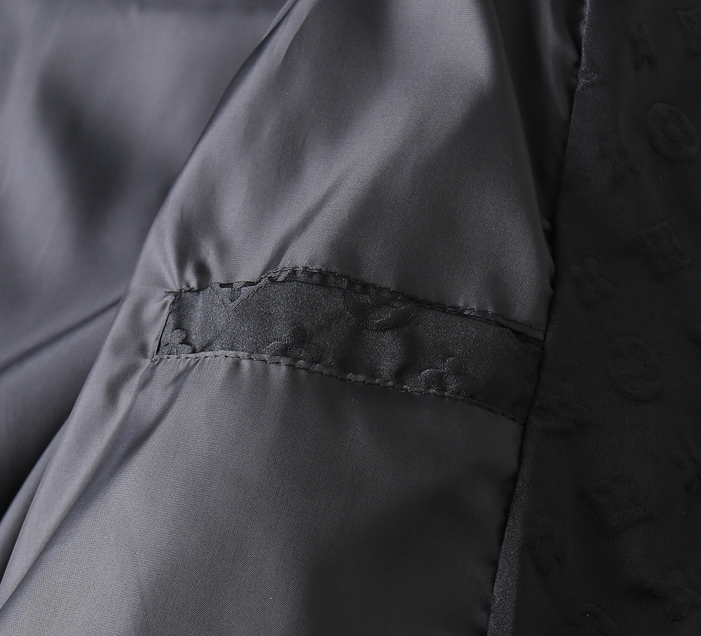 Hoodies & Sweatshirts