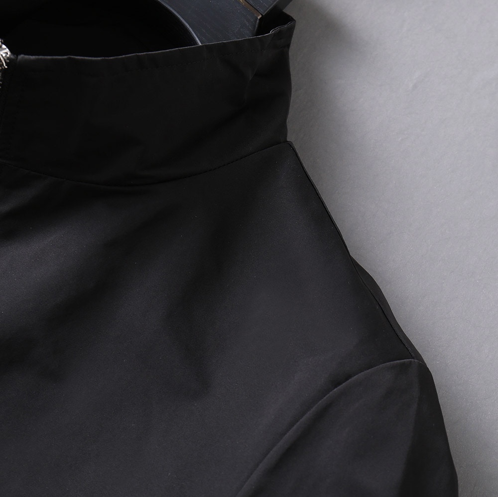 Hoodies & Sweatshirts