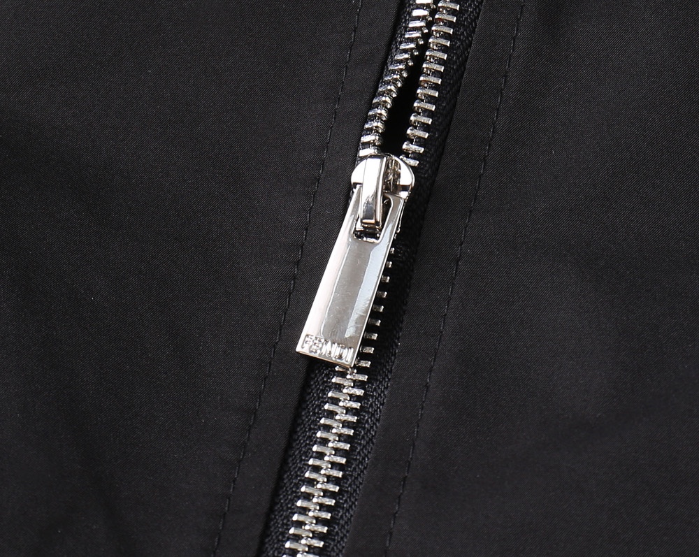 Hoodies & Sweatshirts