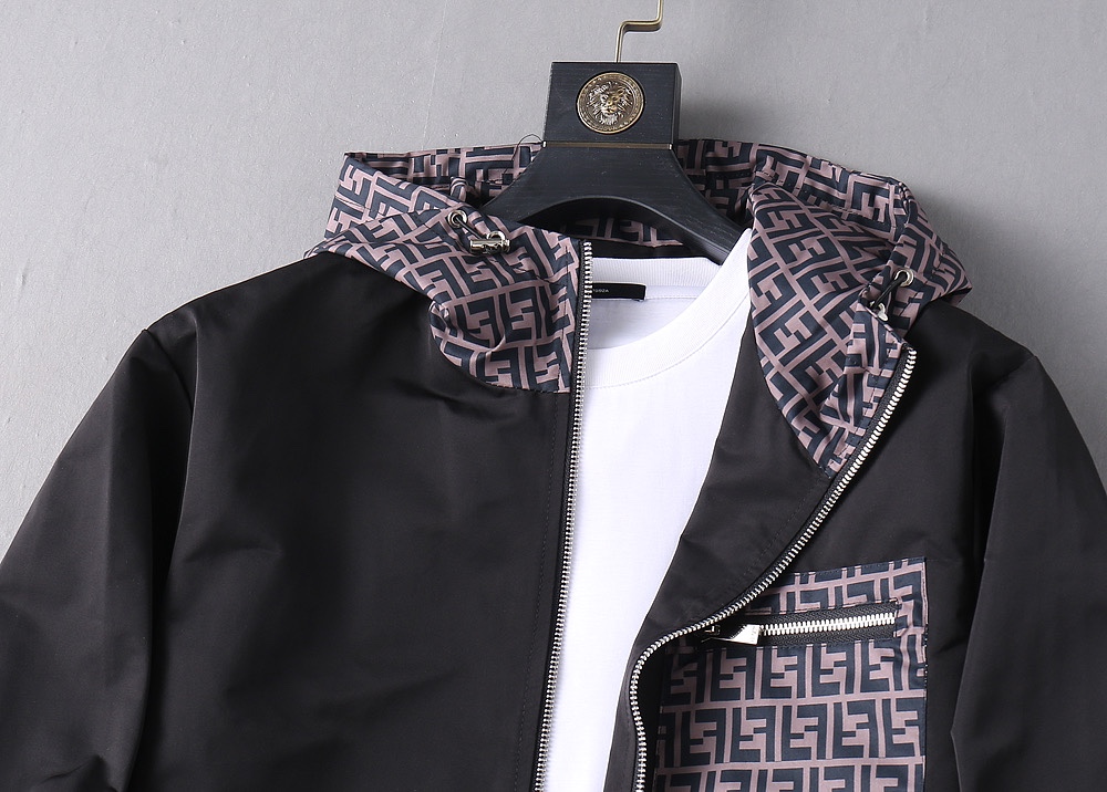 Hoodies & Sweatshirts