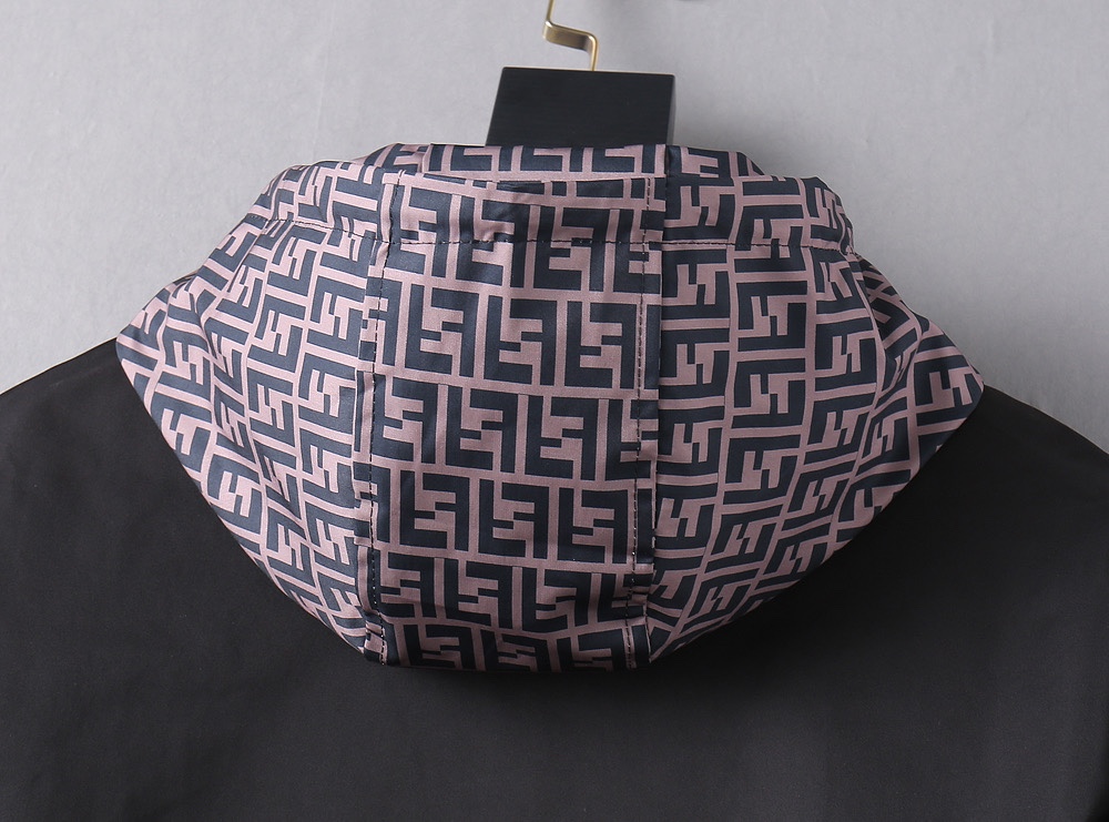 Hoodies & Sweatshirts