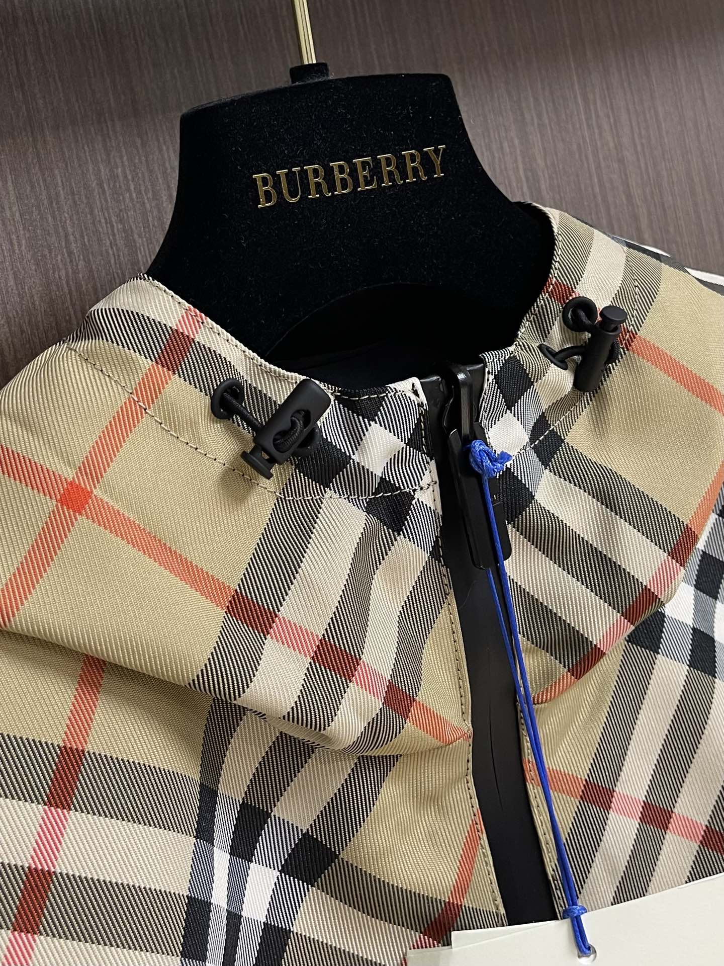 Hoodies & Sweatshirts