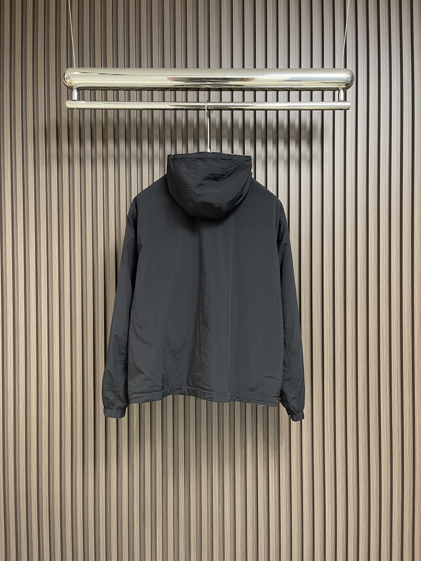 Hoodies & Sweatshirts