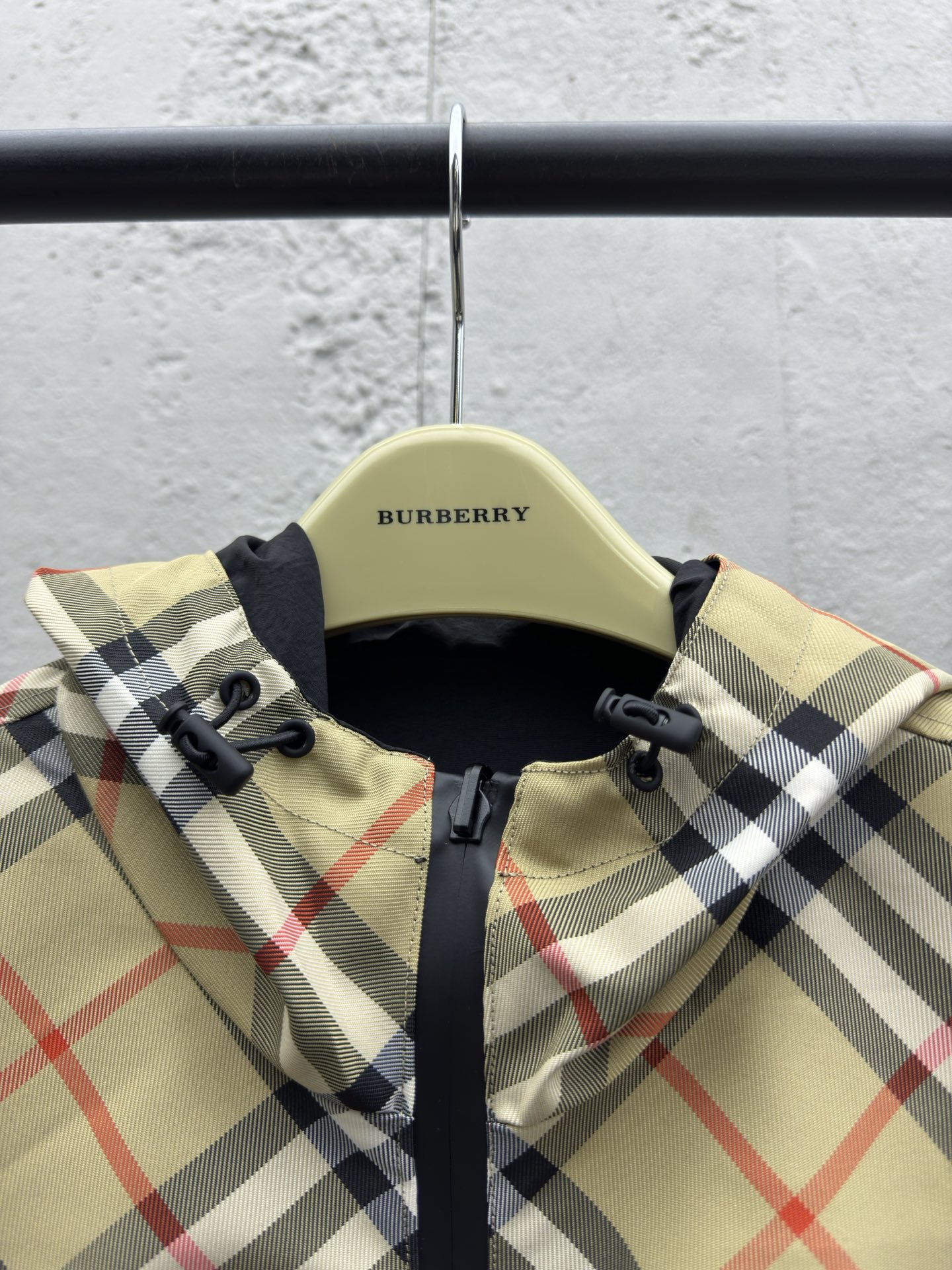 Hoodies & Sweatshirts