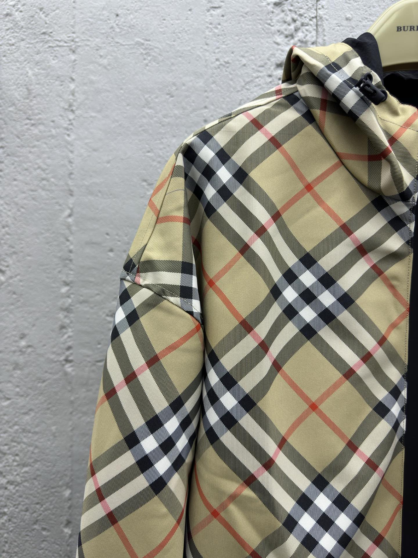 Hoodies & Sweatshirts