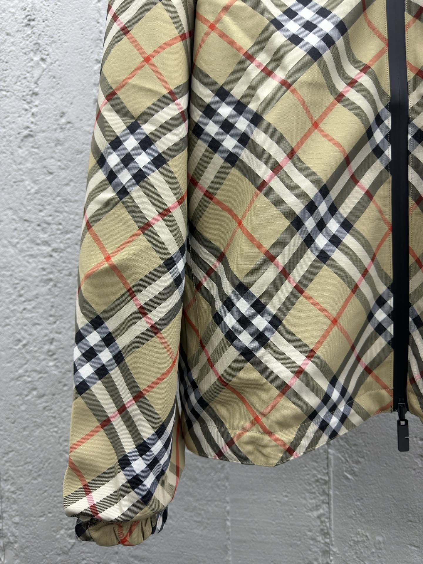 Hoodies & Sweatshirts