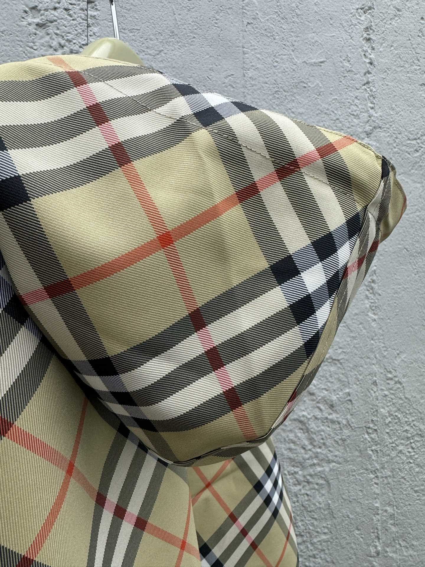 Hoodies & Sweatshirts