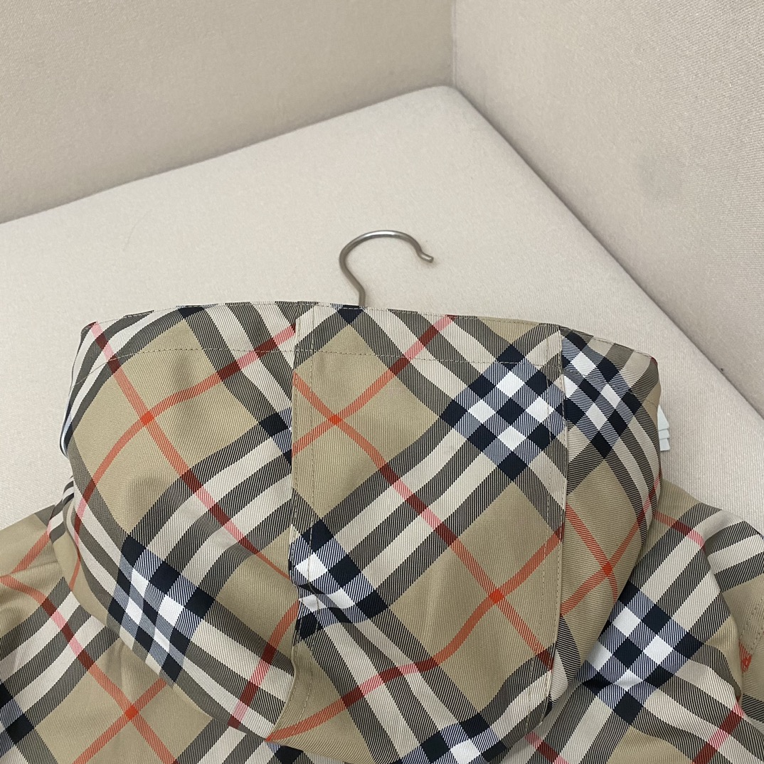 Hoodies & Sweatshirts