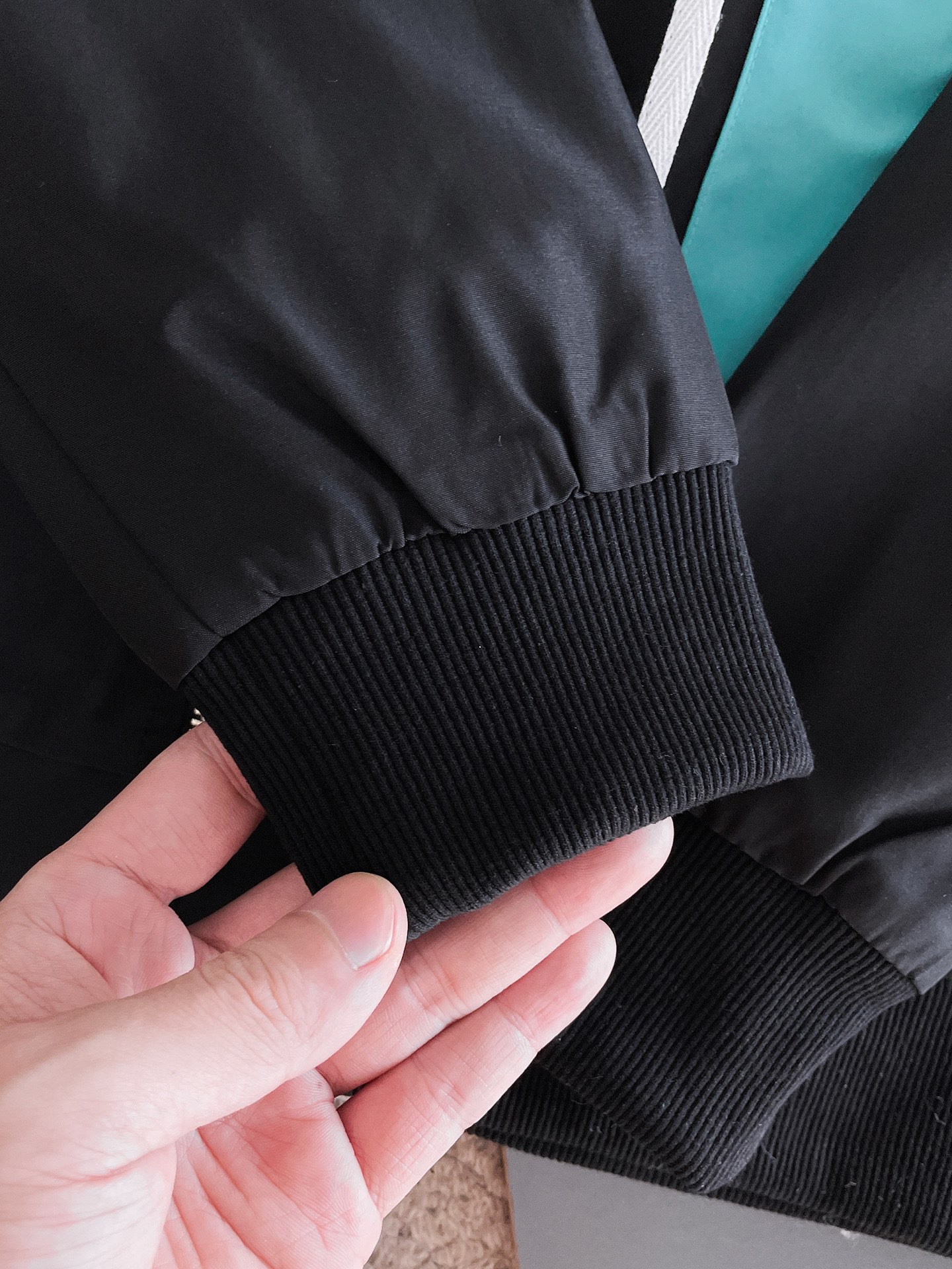 Hoodies & Sweatshirts