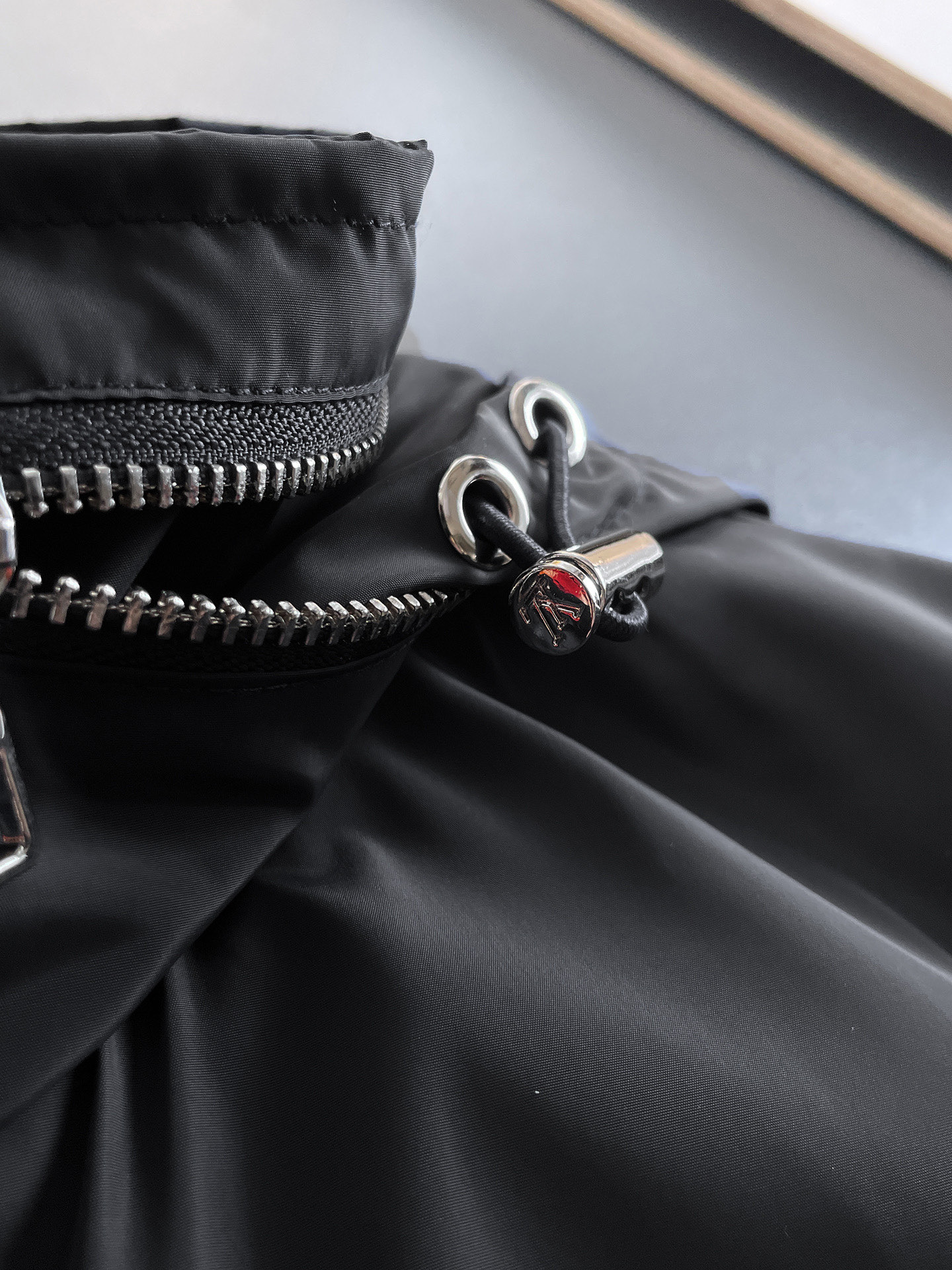 Hoodies & Sweatshirts