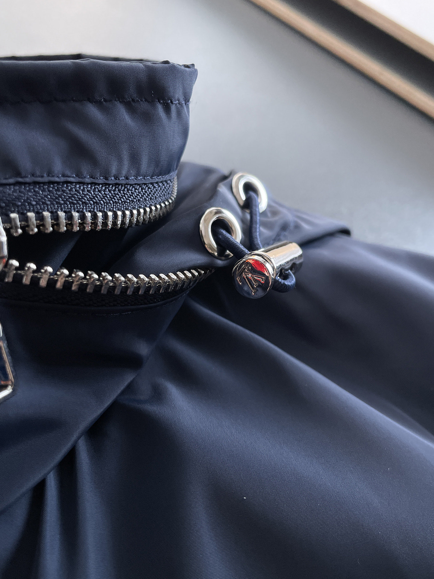 Hoodies & Sweatshirts