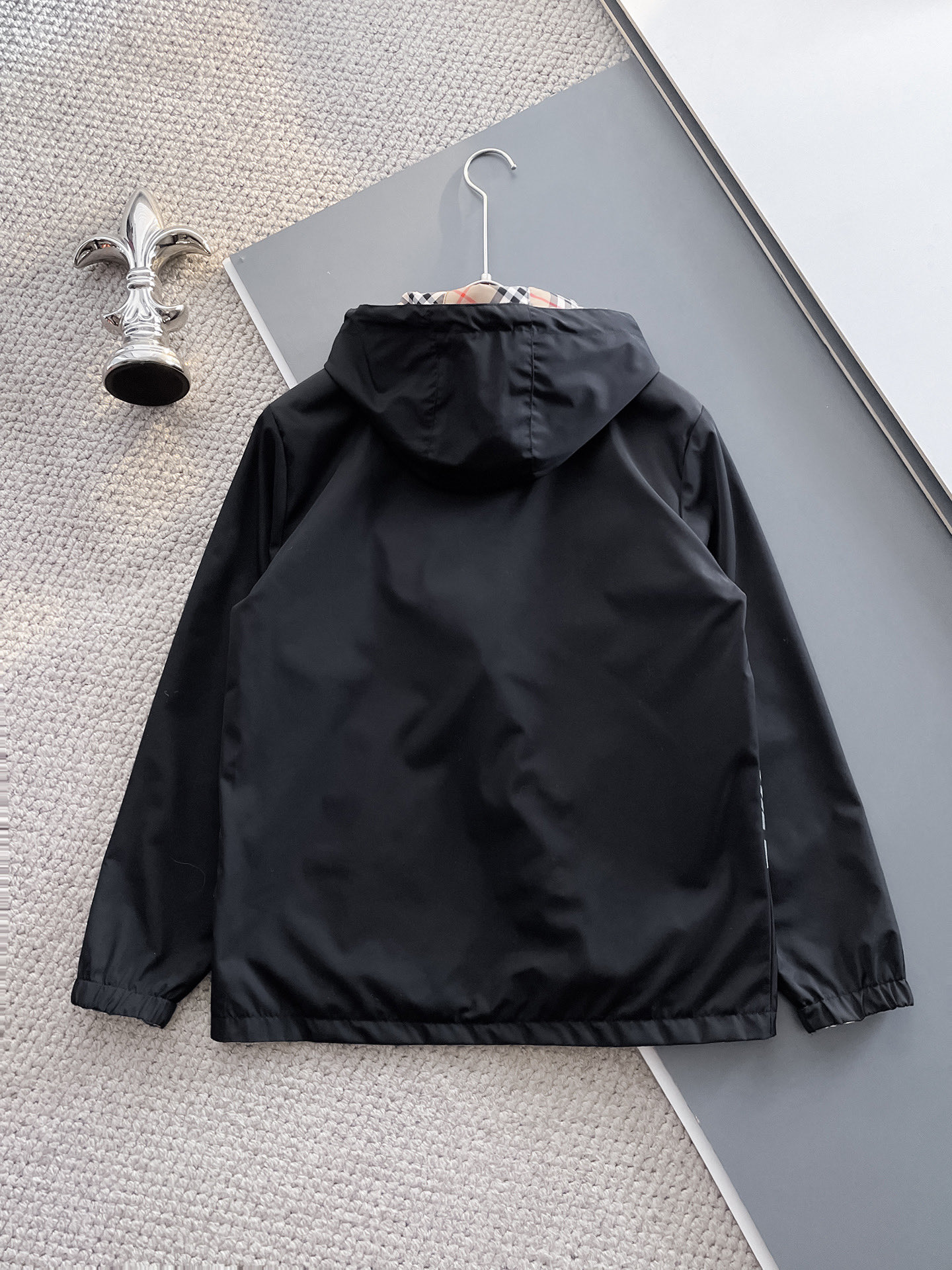 Hoodies & Sweatshirts