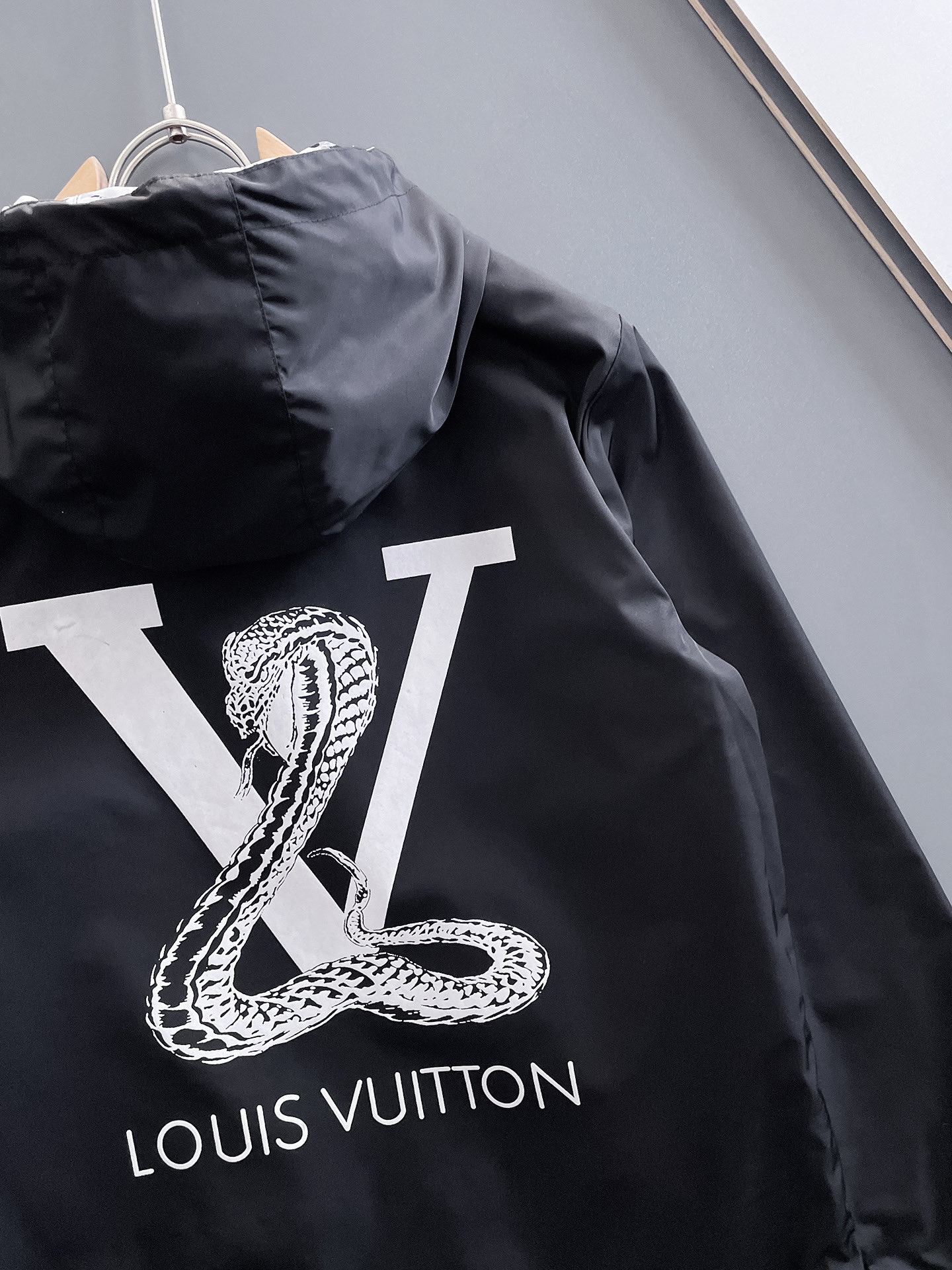 Hoodies & Sweatshirts