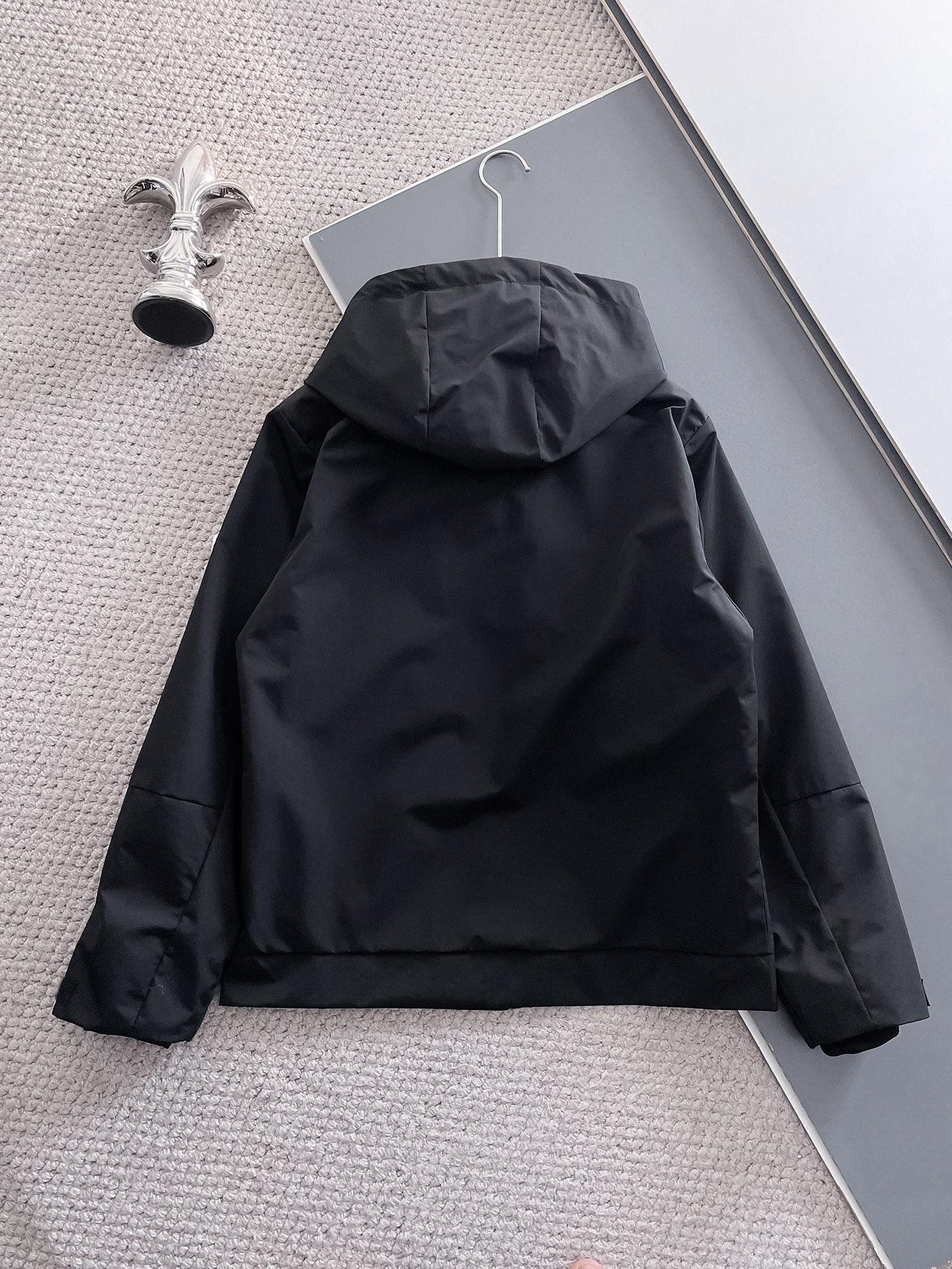 Hoodies & Sweatshirts