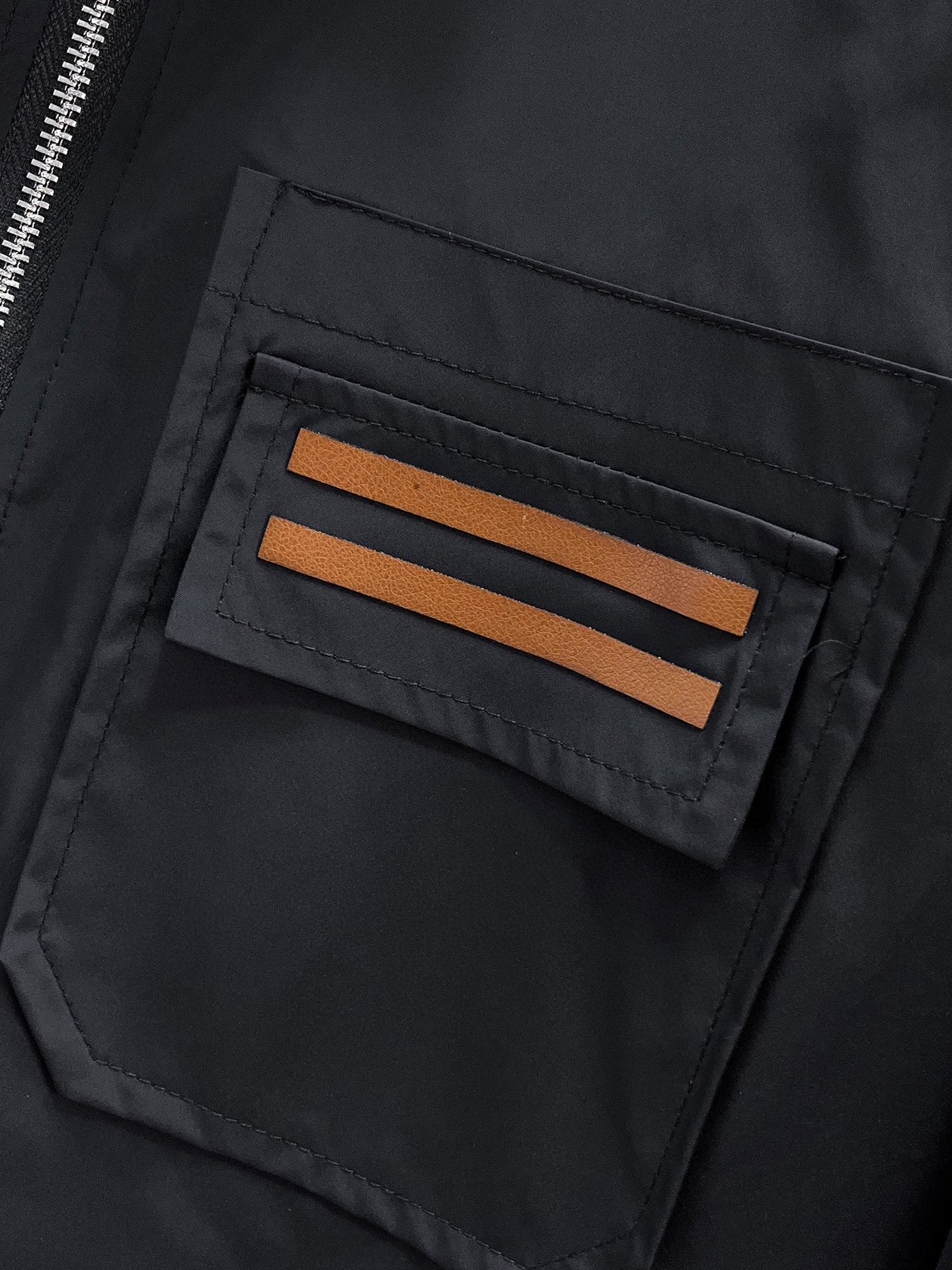 Hoodies & Sweatshirts