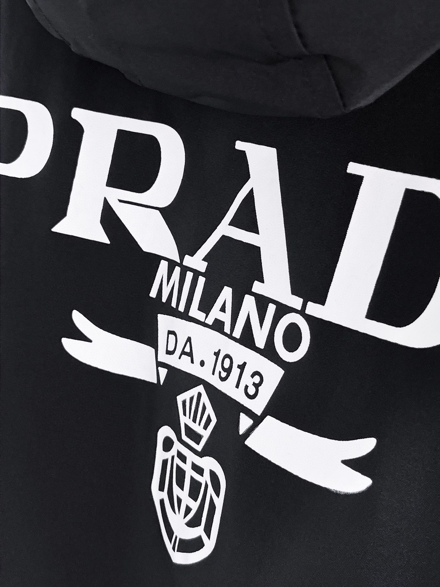 Hoodies & Sweatshirts