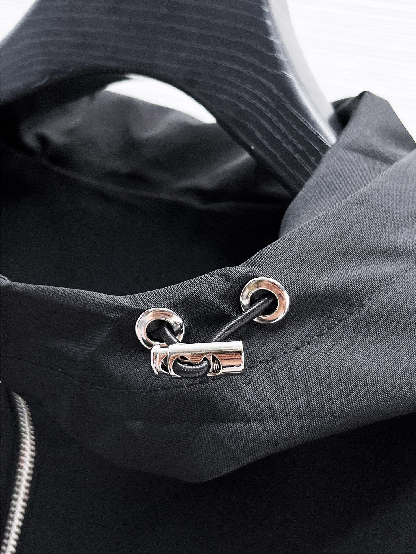 Hoodies & Sweatshirts