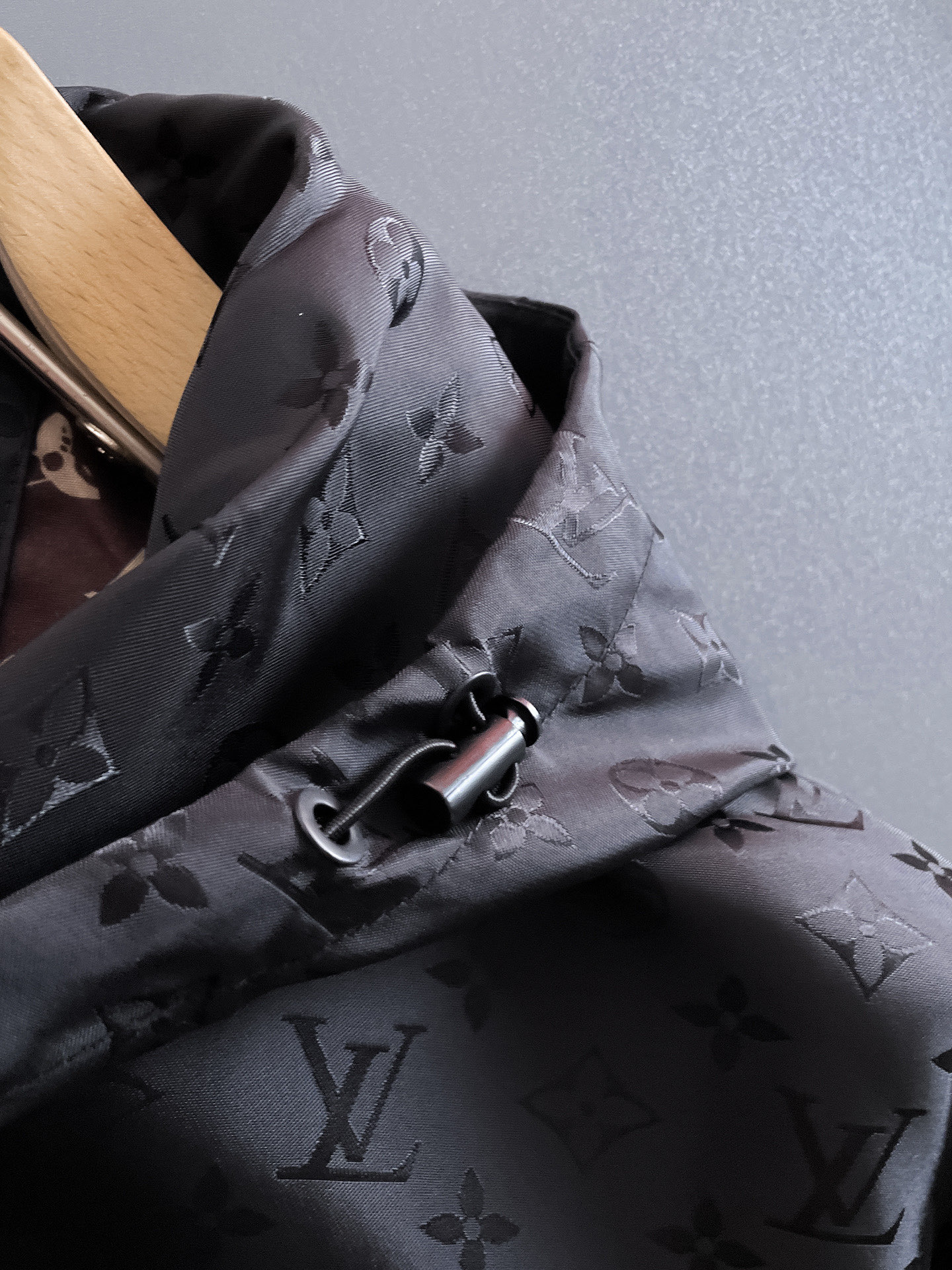 Hoodies & Sweatshirts