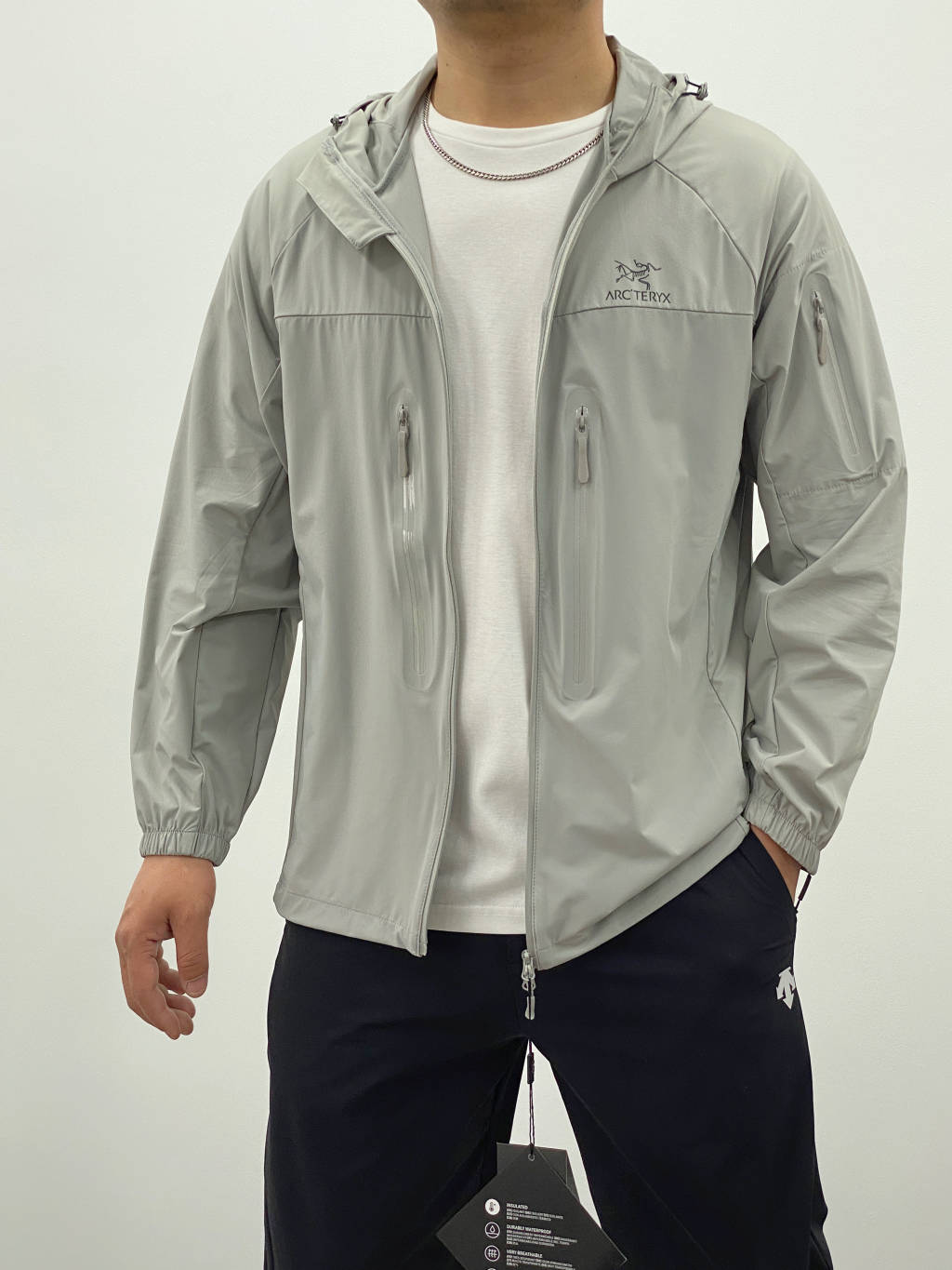 Hoodies & Sweatshirts