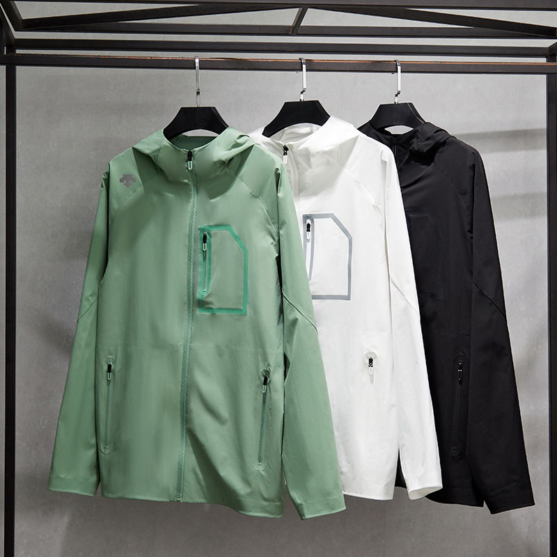 Hoodies & Sweatshirts