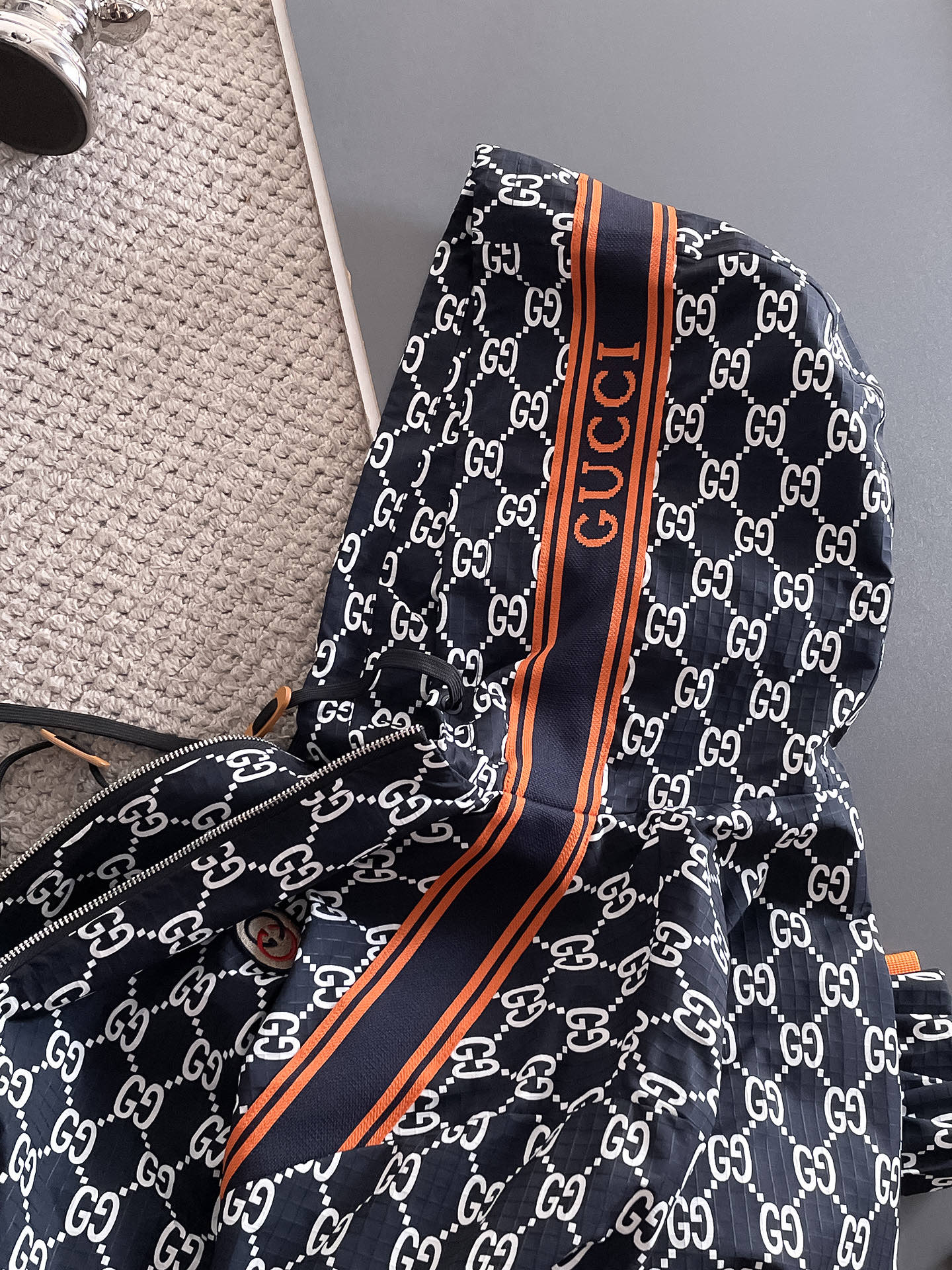 Hoodies & Sweatshirts