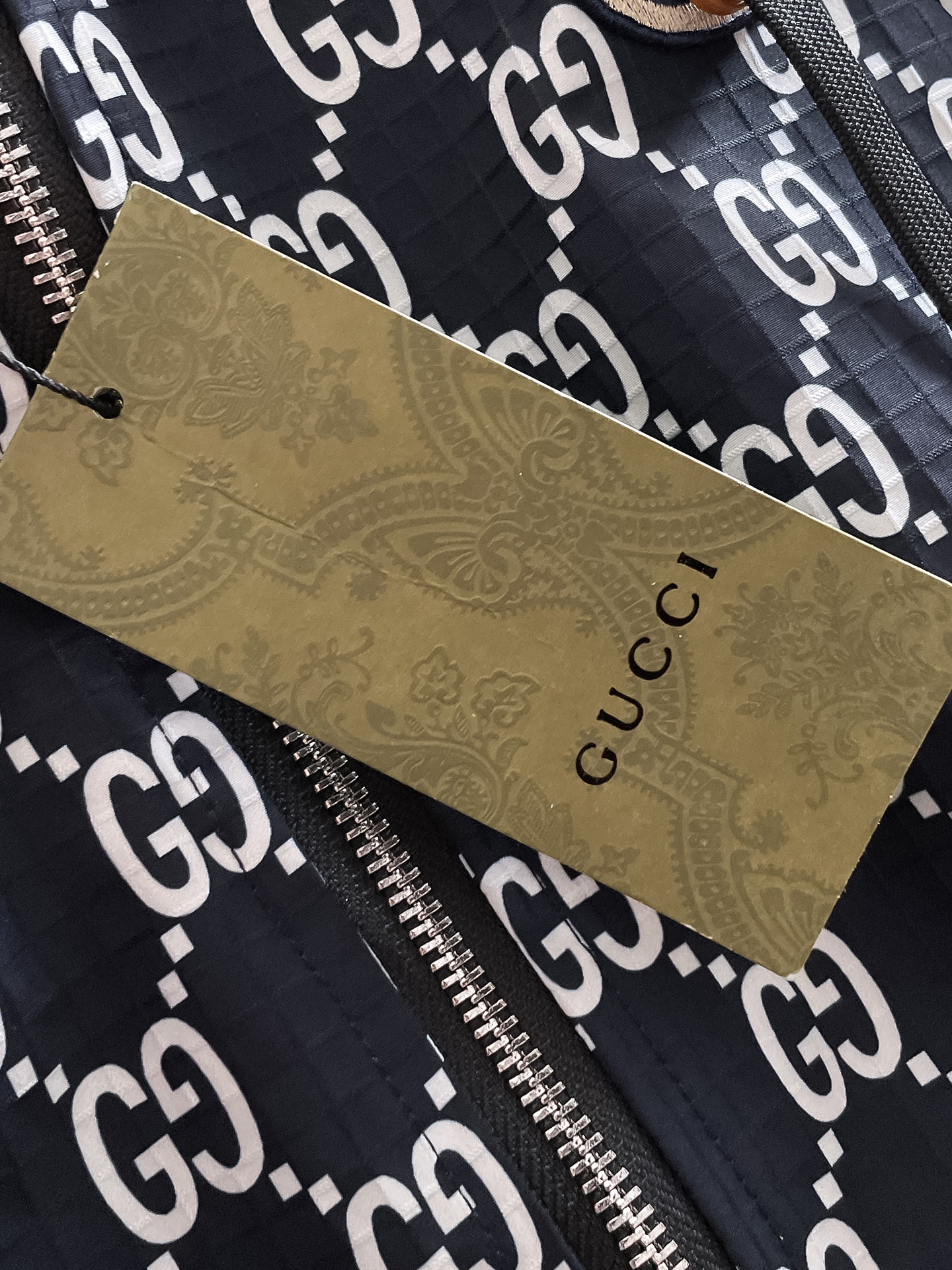 Hoodies & Sweatshirts