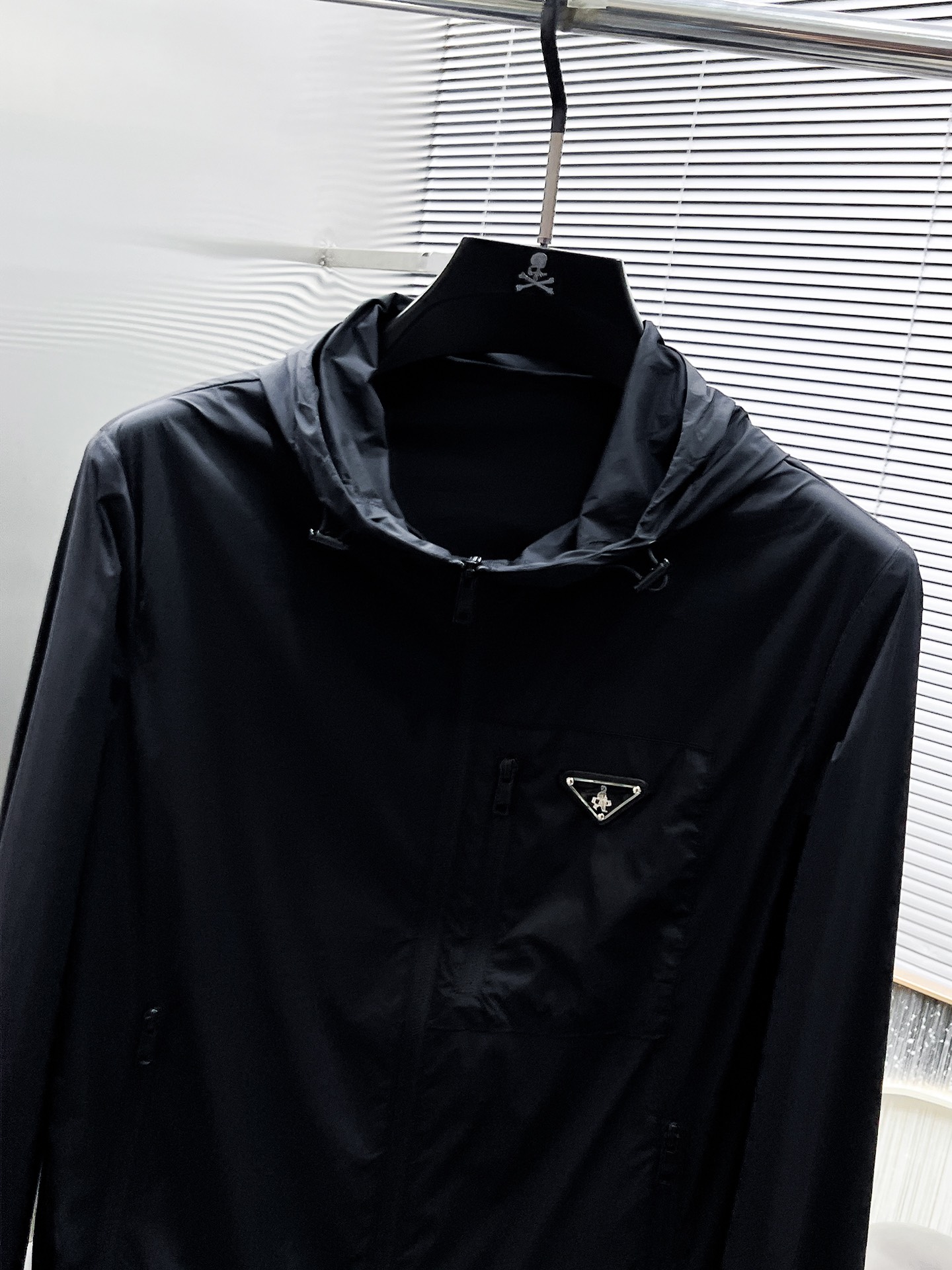 Hoodies & Sweatshirts