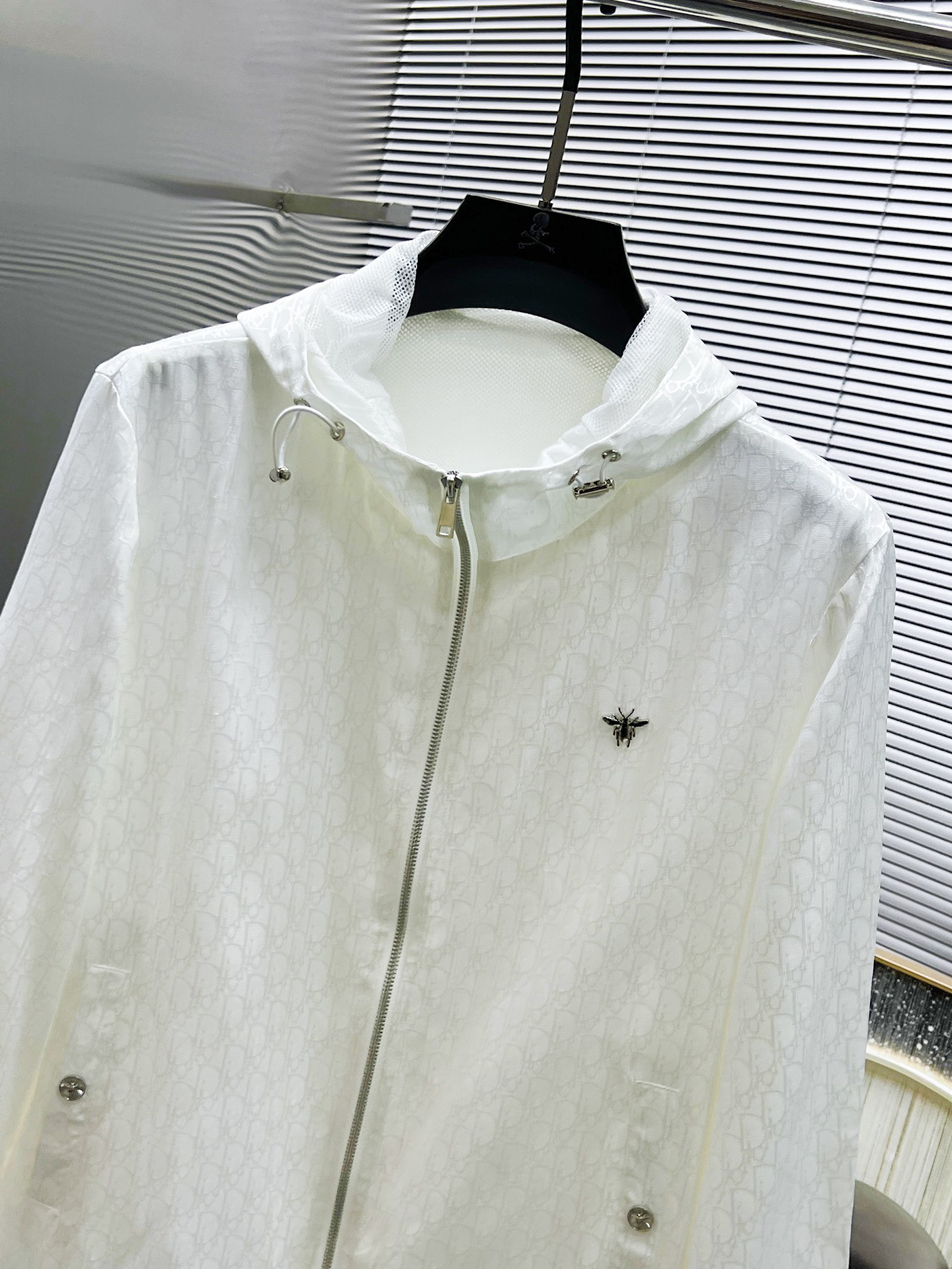 Hoodies & Sweatshirts