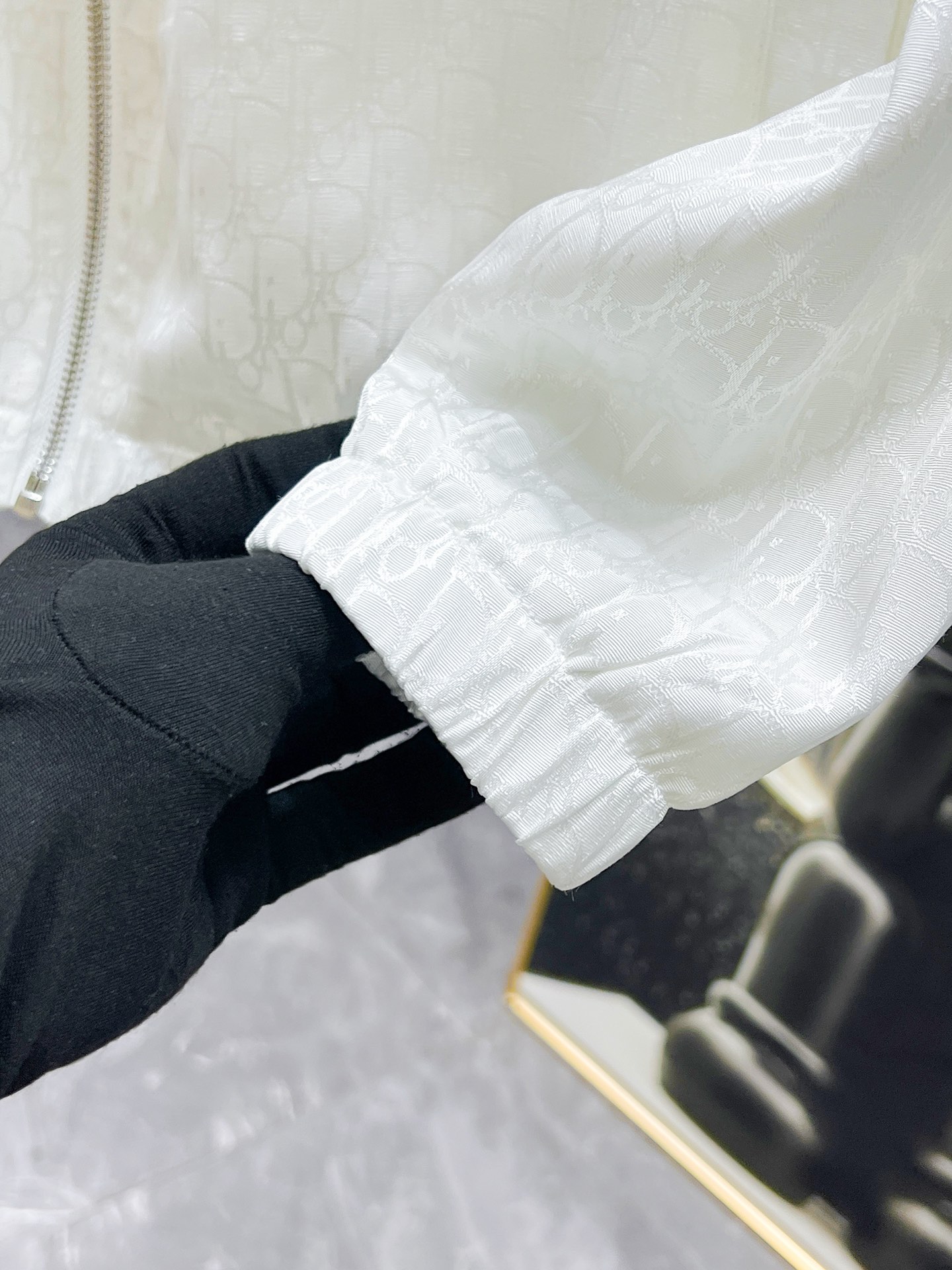 Hoodies & Sweatshirts