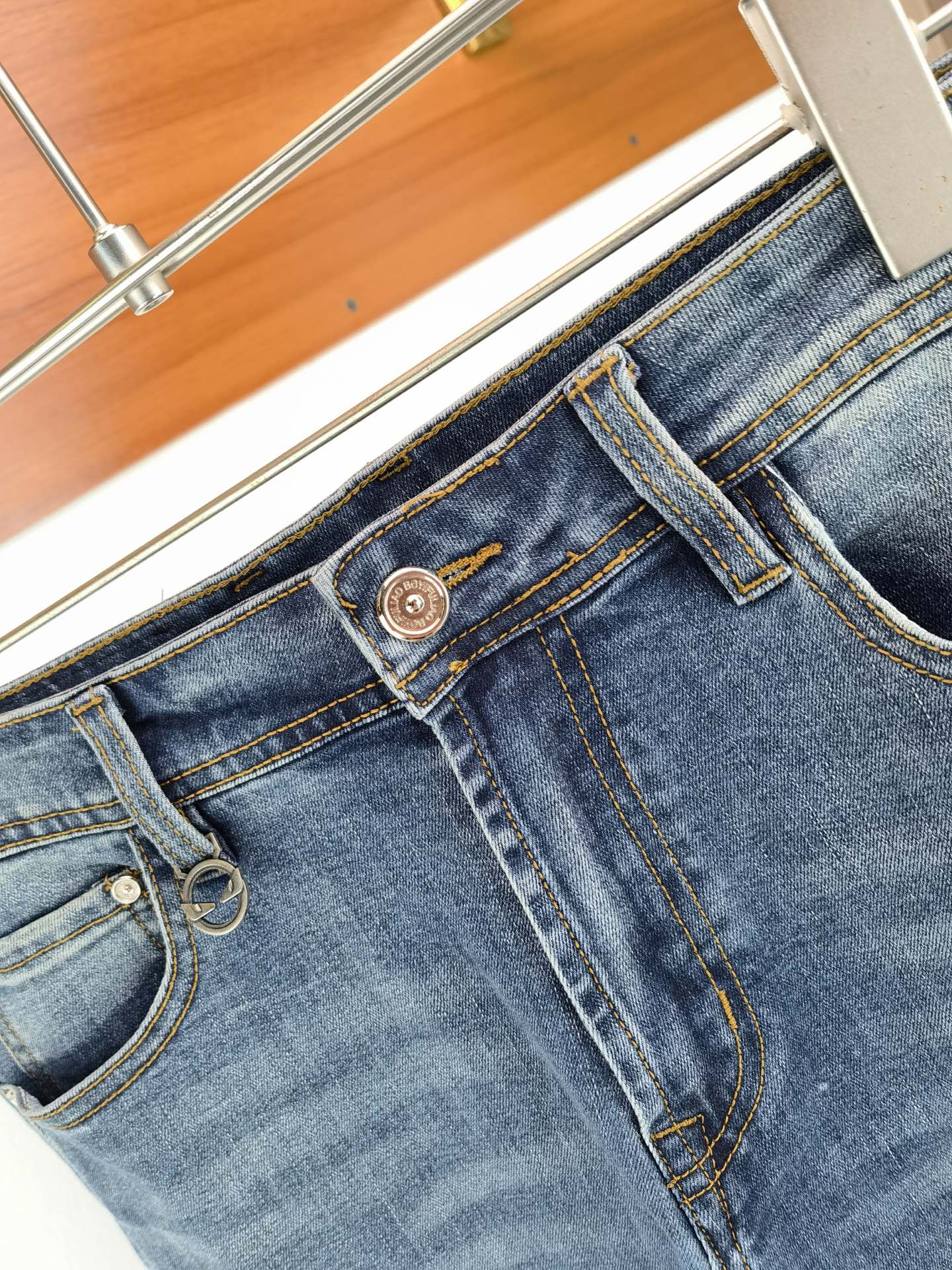 jeans