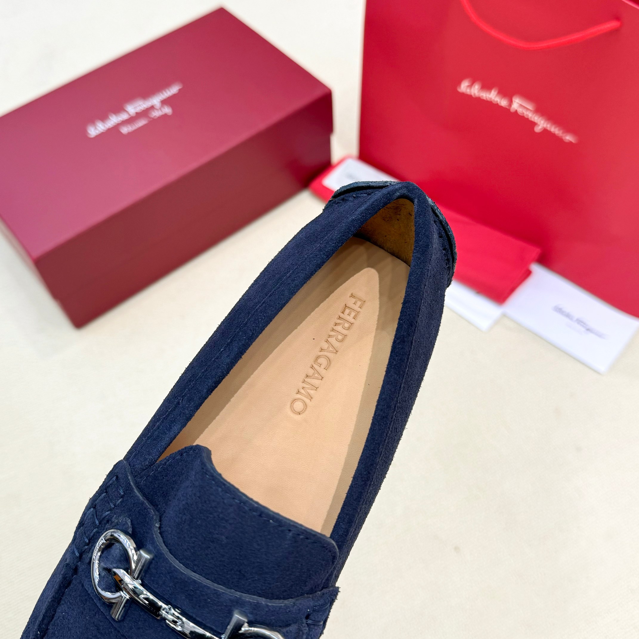 FerragamoSHOES