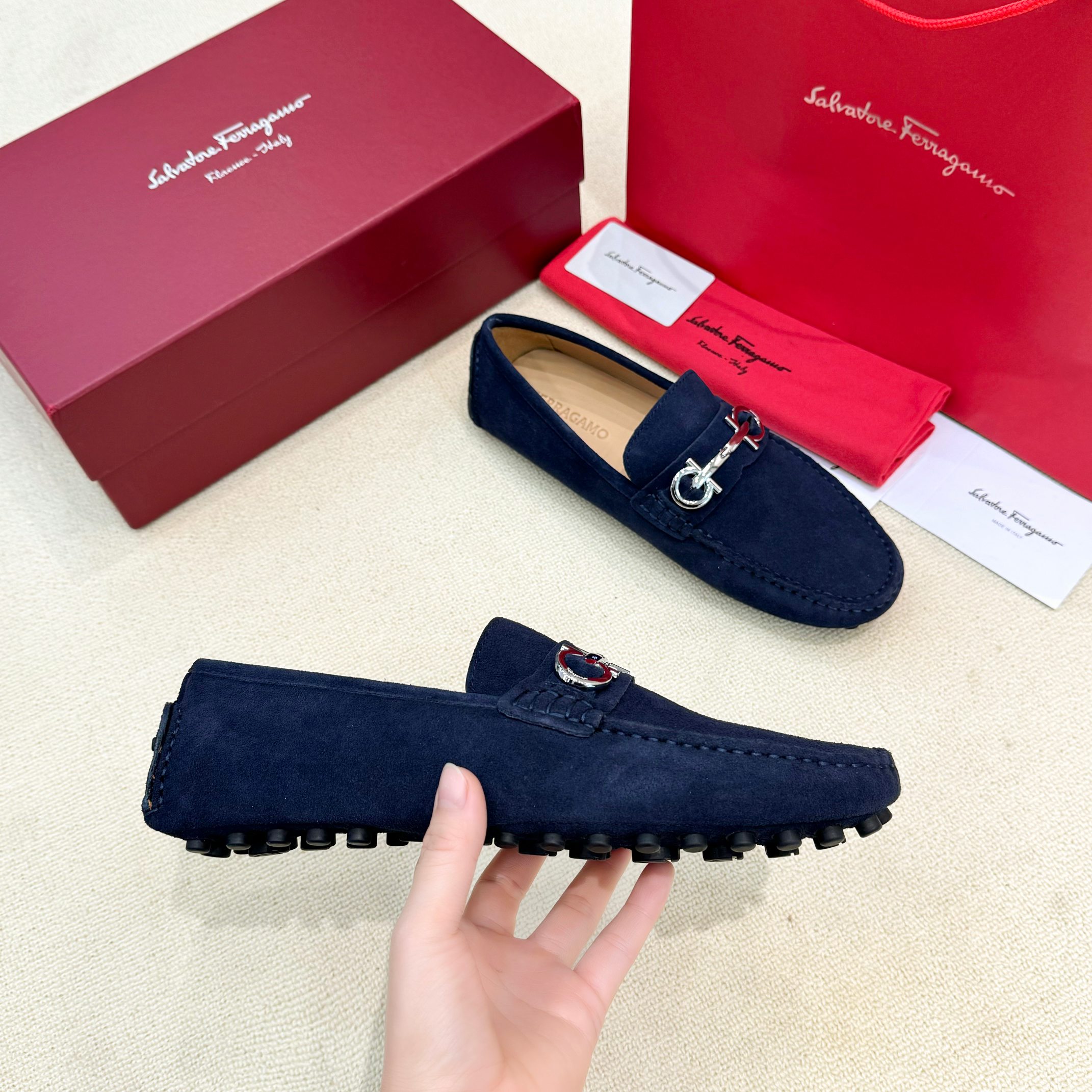 FerragamoSHOES