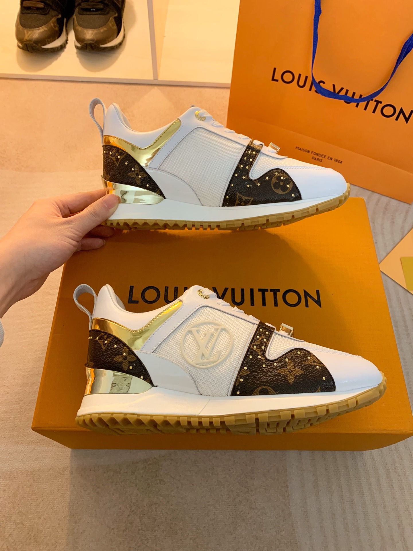 LVShoes