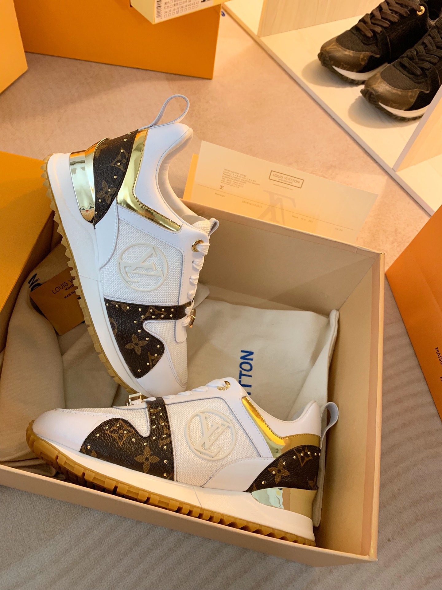 LVShoes
