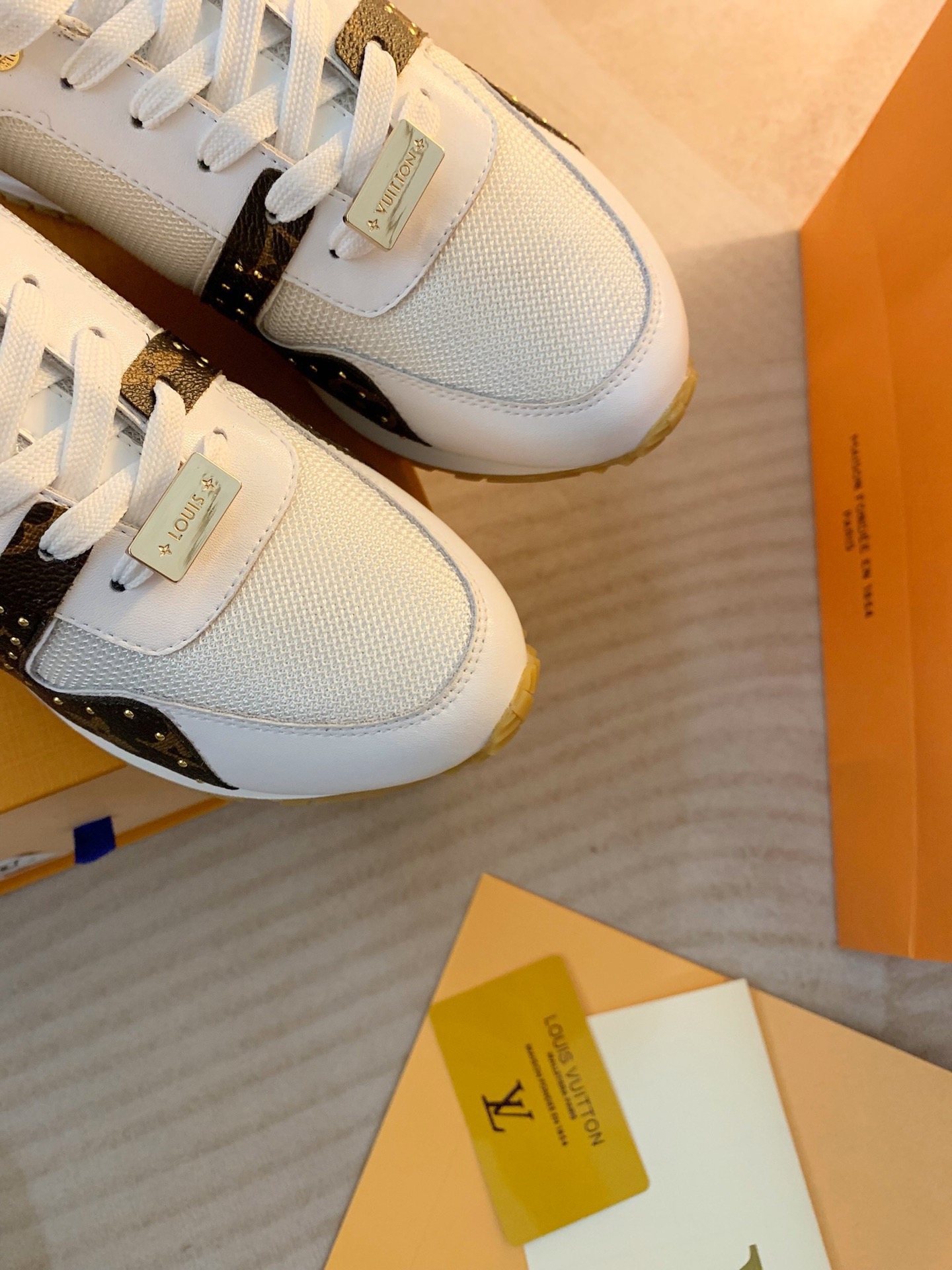 LVShoes
