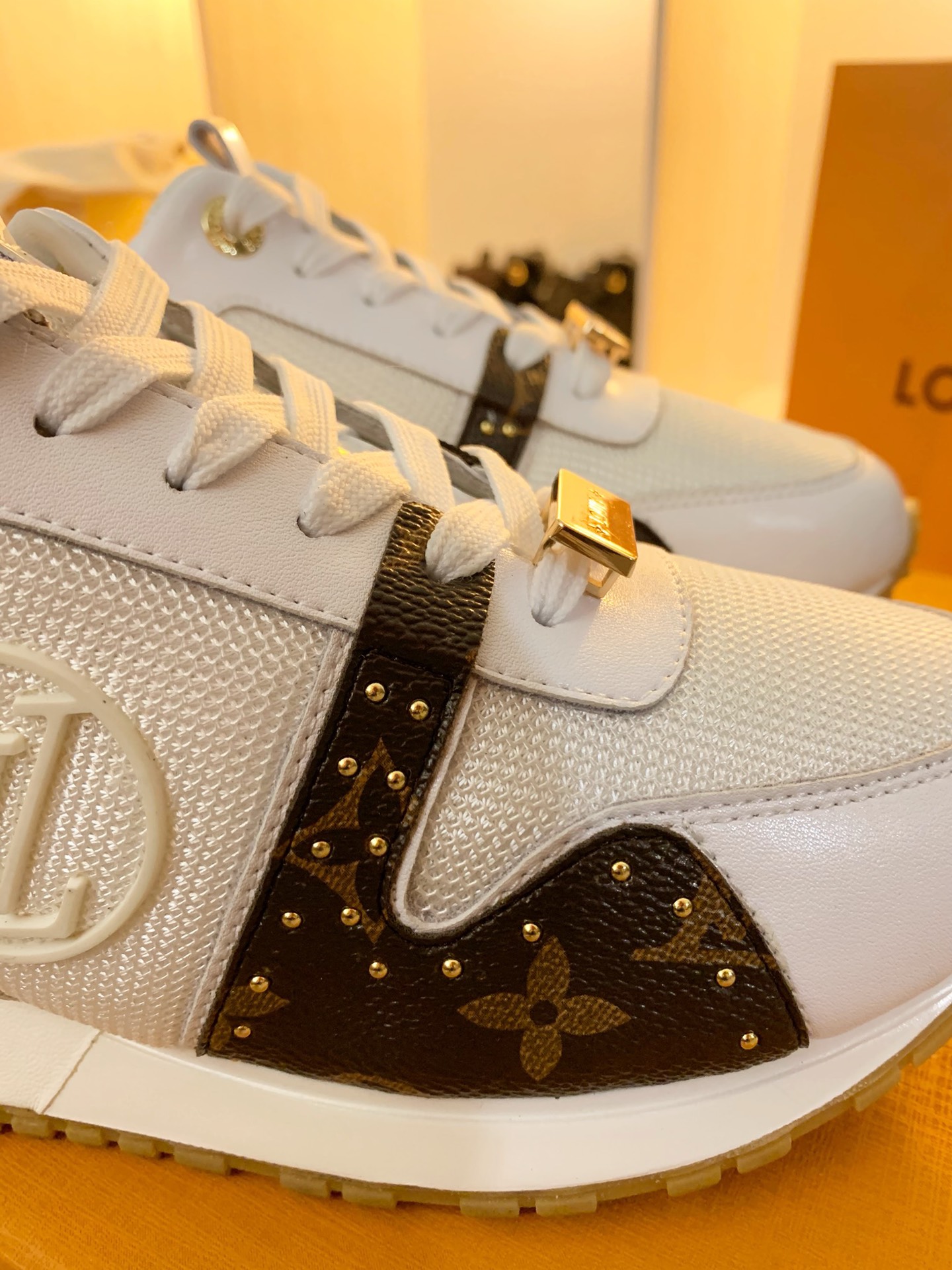 LVShoes