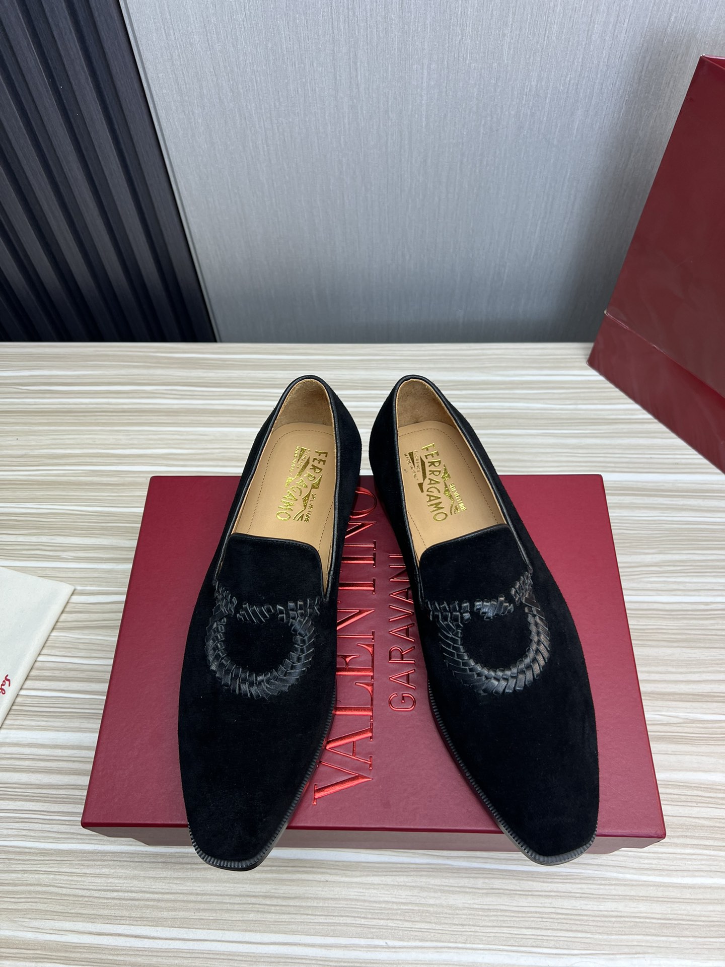 FerragamoSHOES