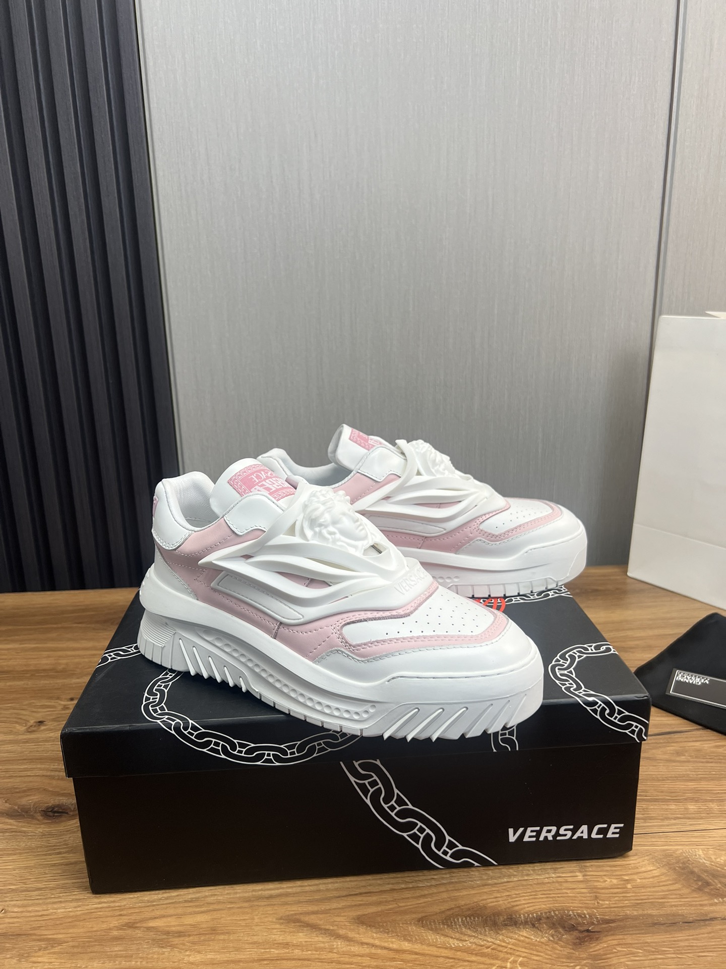 VersaceSHOES