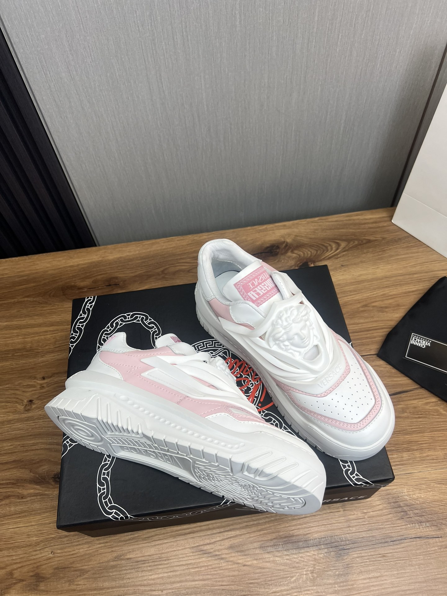 VersaceSHOES