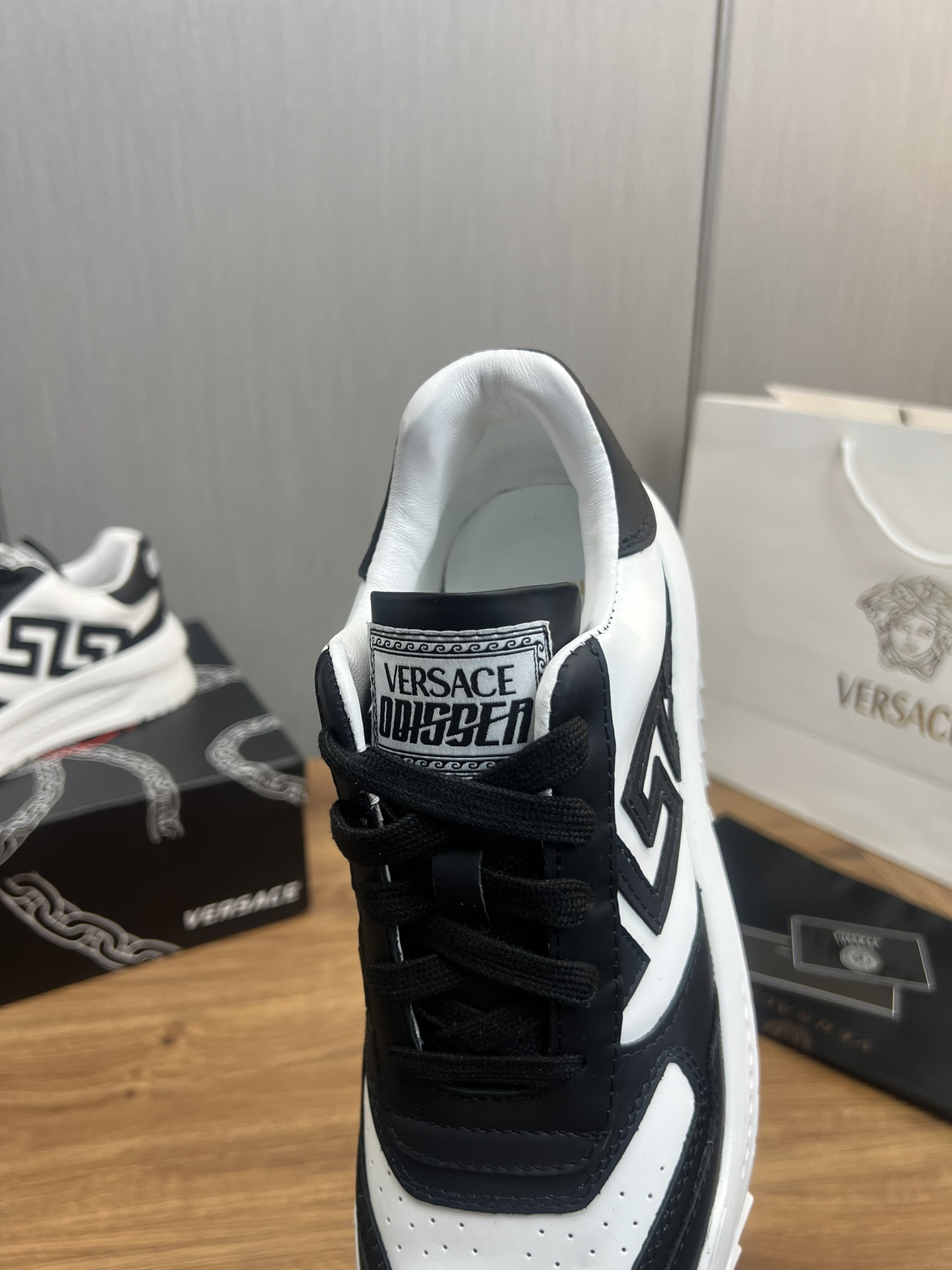 VersaceSHOES